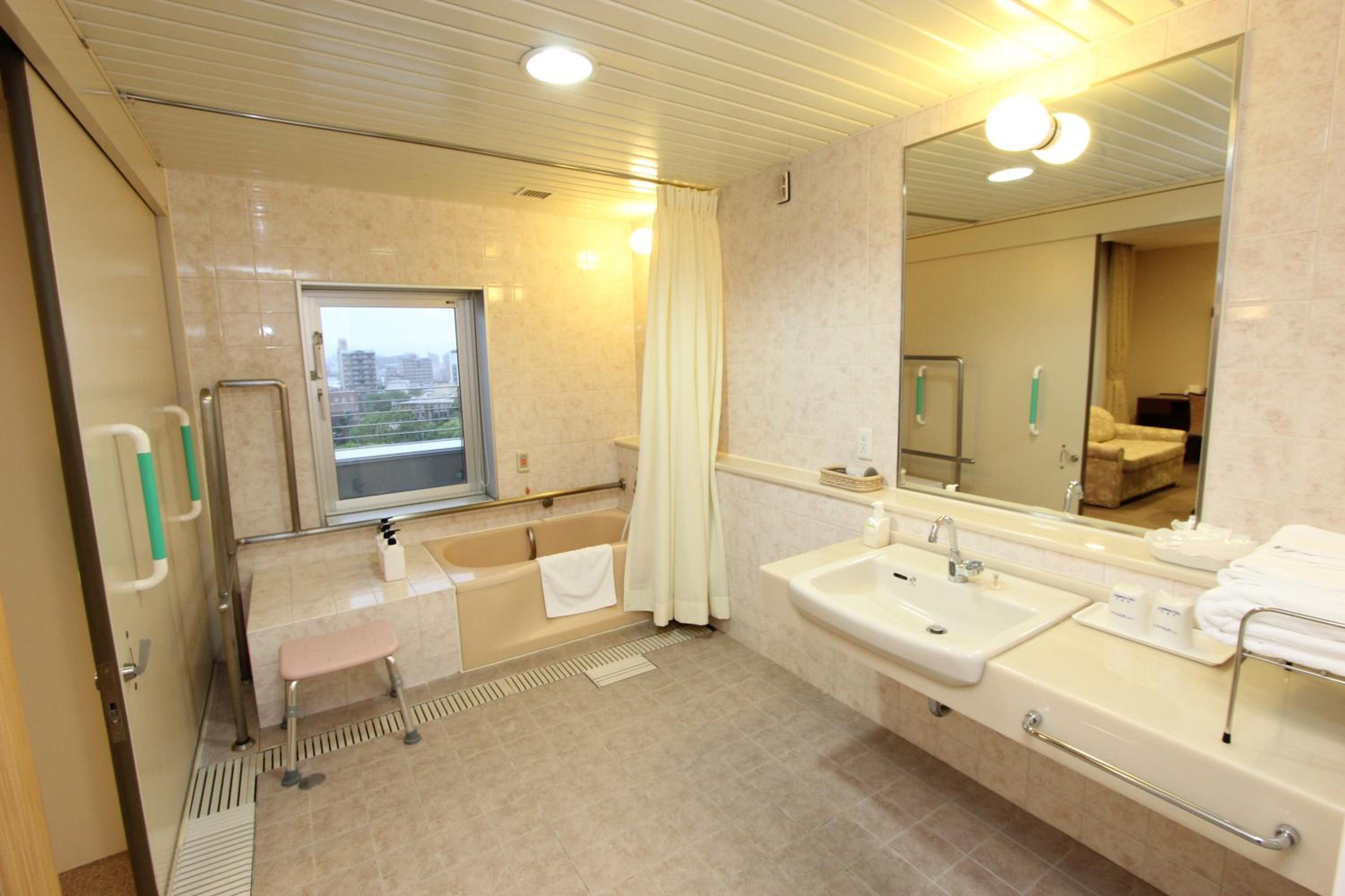 Universal Room - Photo 8
