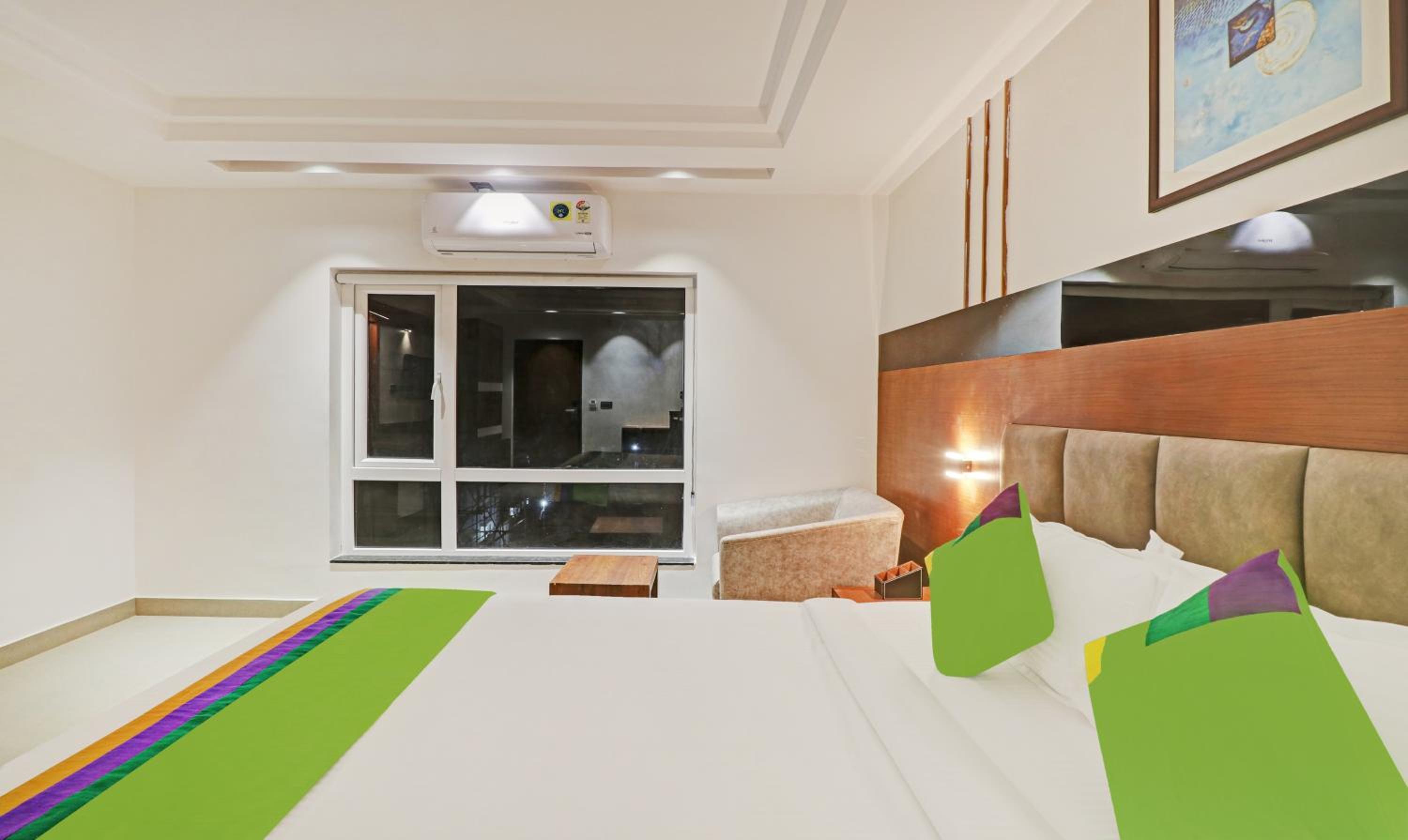 Deluxe Family Room - Photo 6