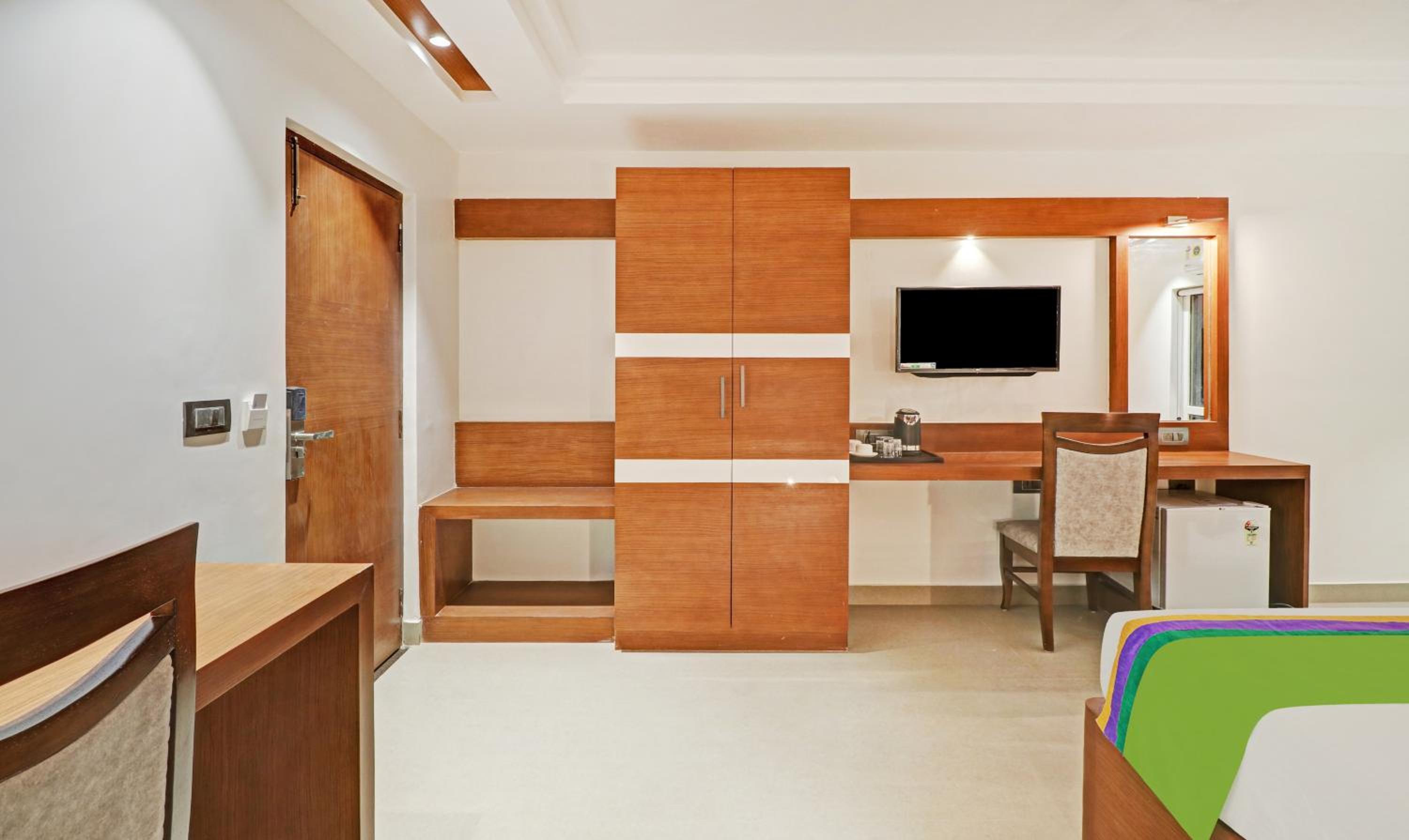 Deluxe Family Room - Photo 2