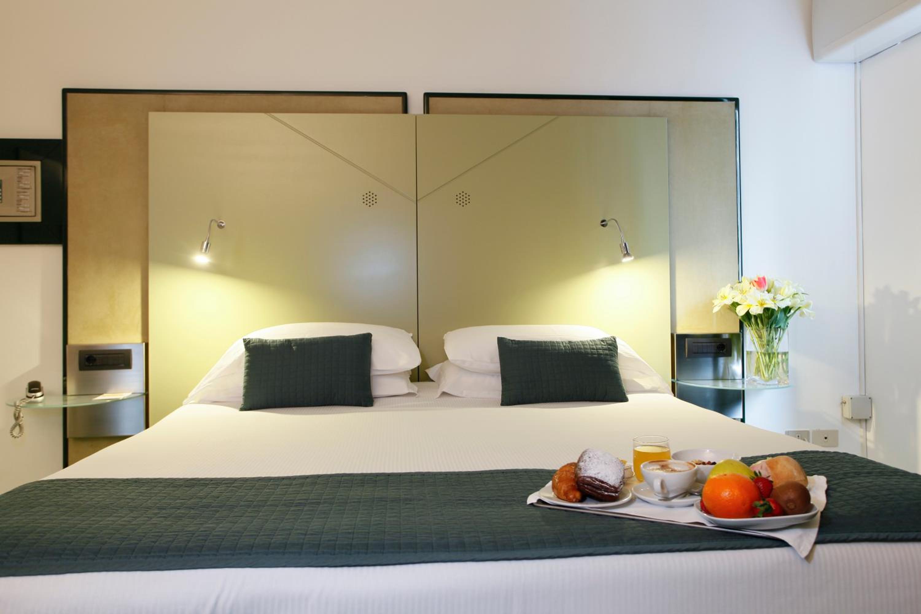 Standard Double Room - Photo 4