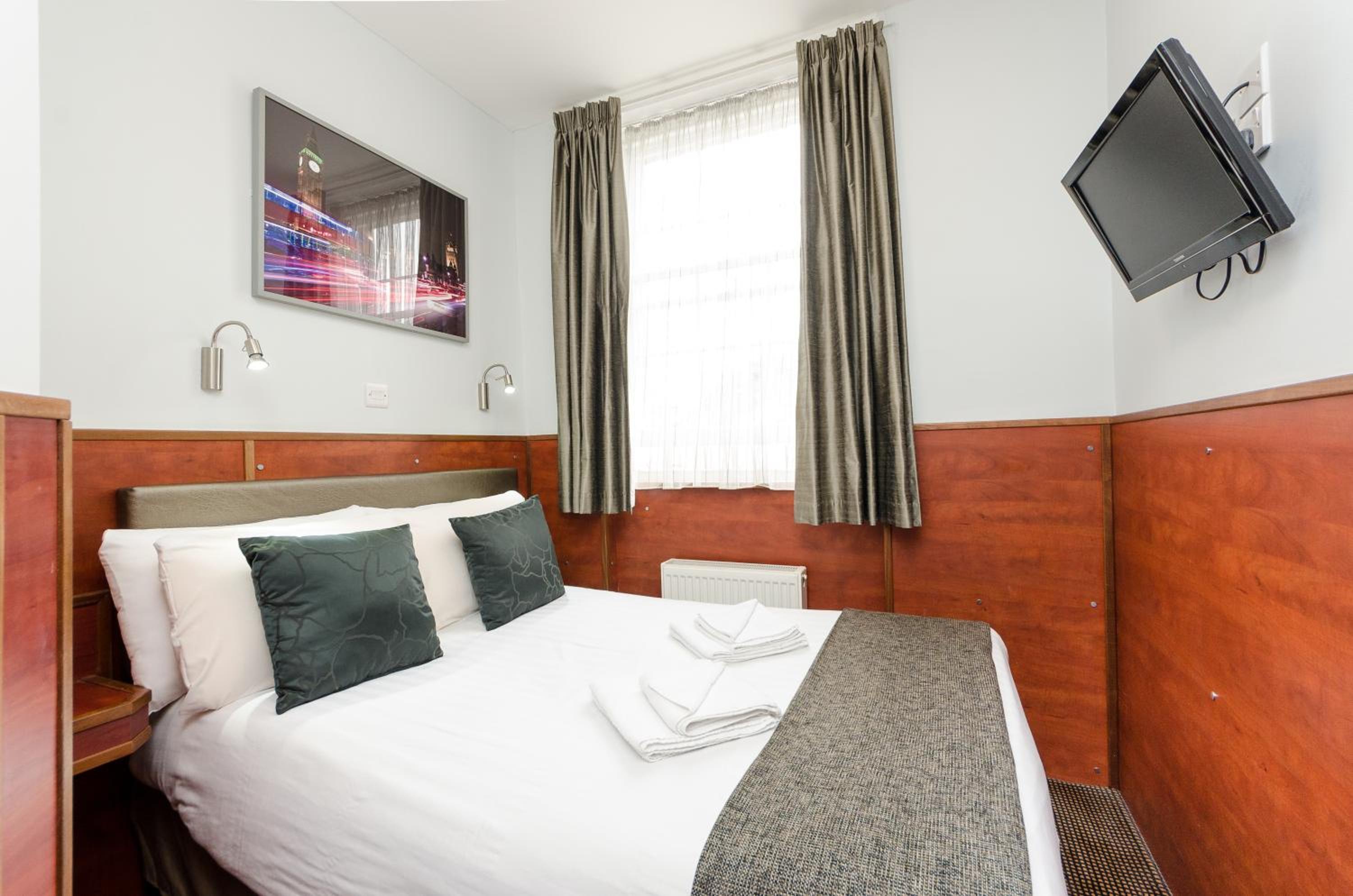 Small Double Room photo 1