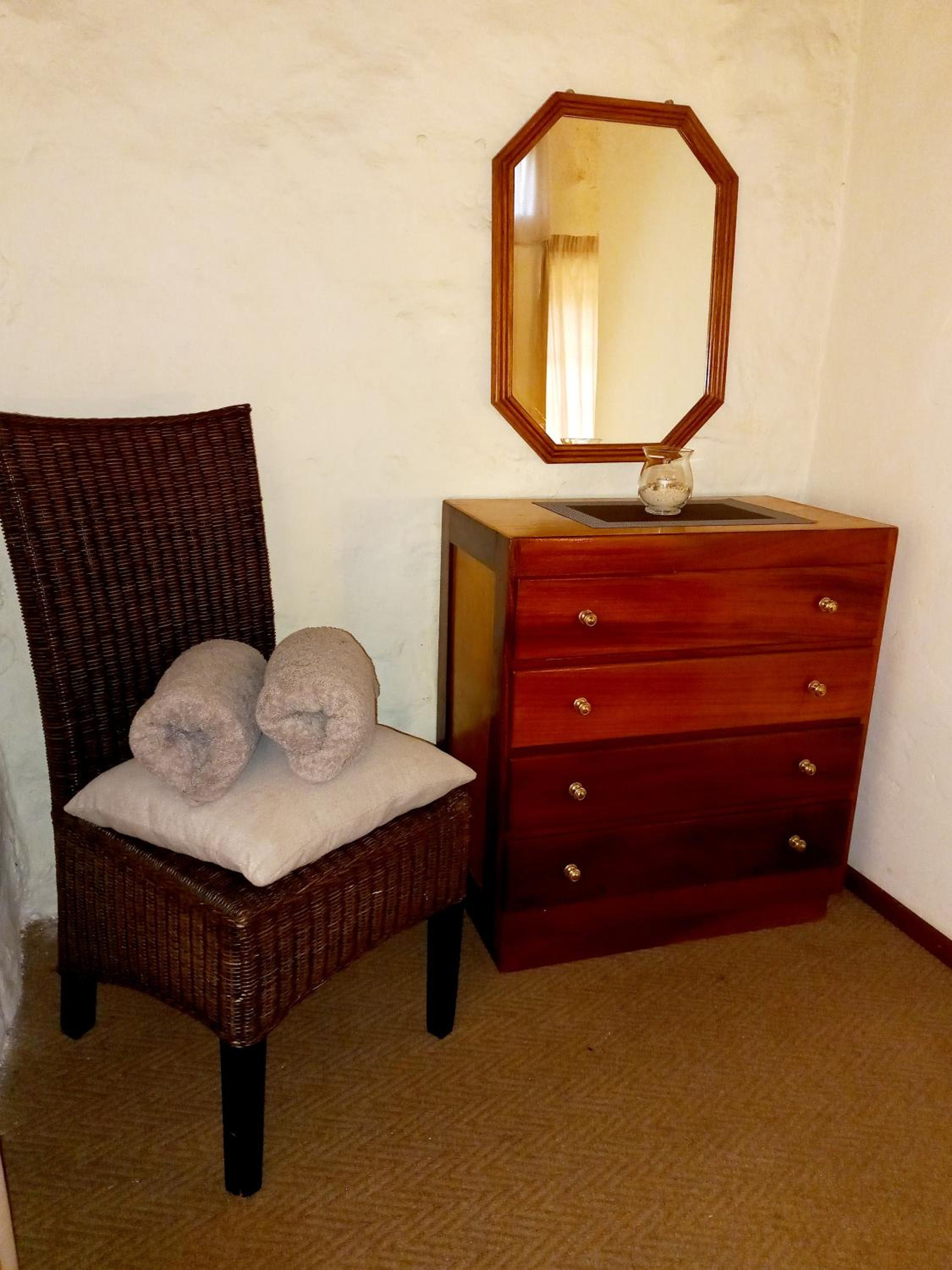 Budget Double Room - Photo 5
