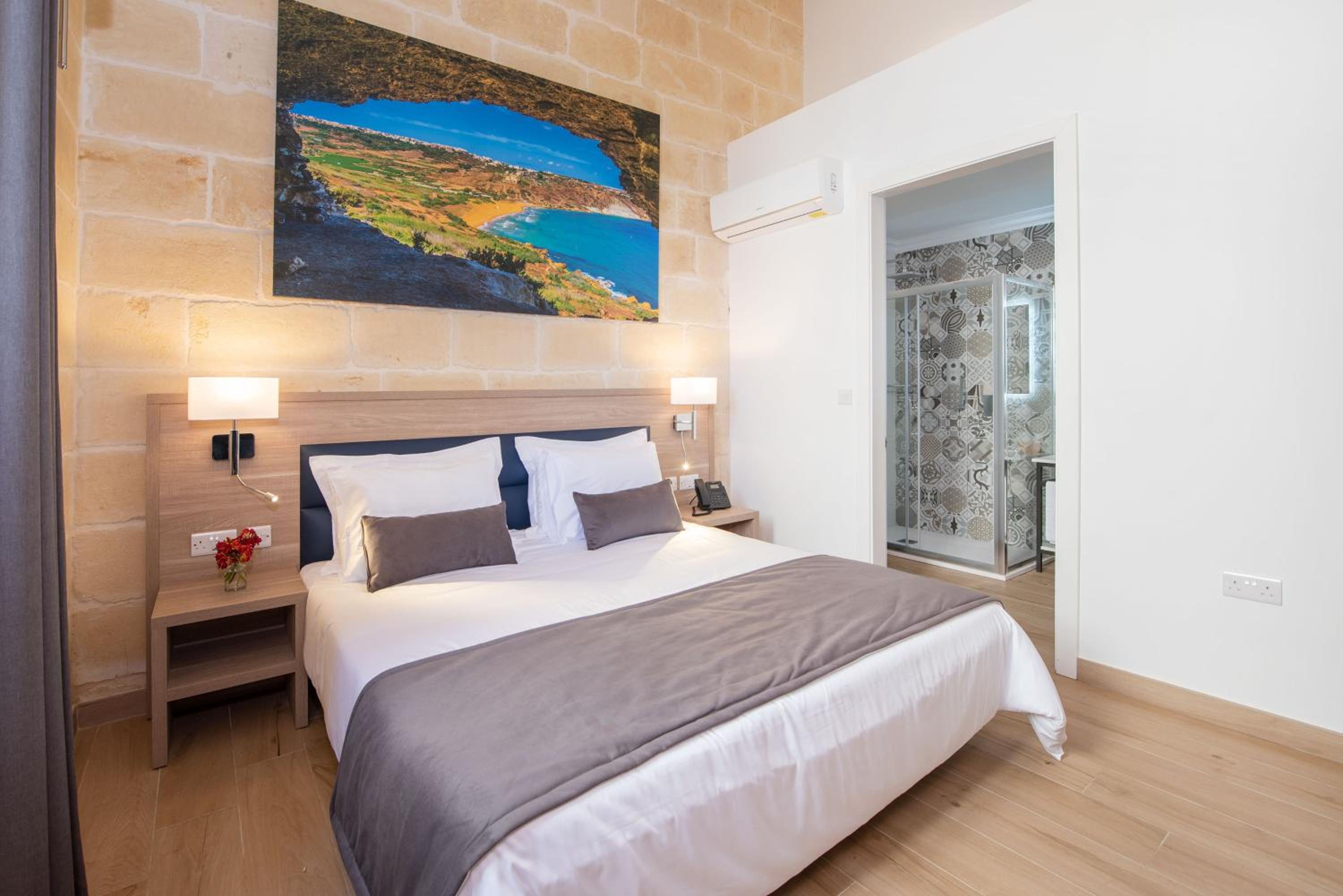 Budget Double Room - Photo 1