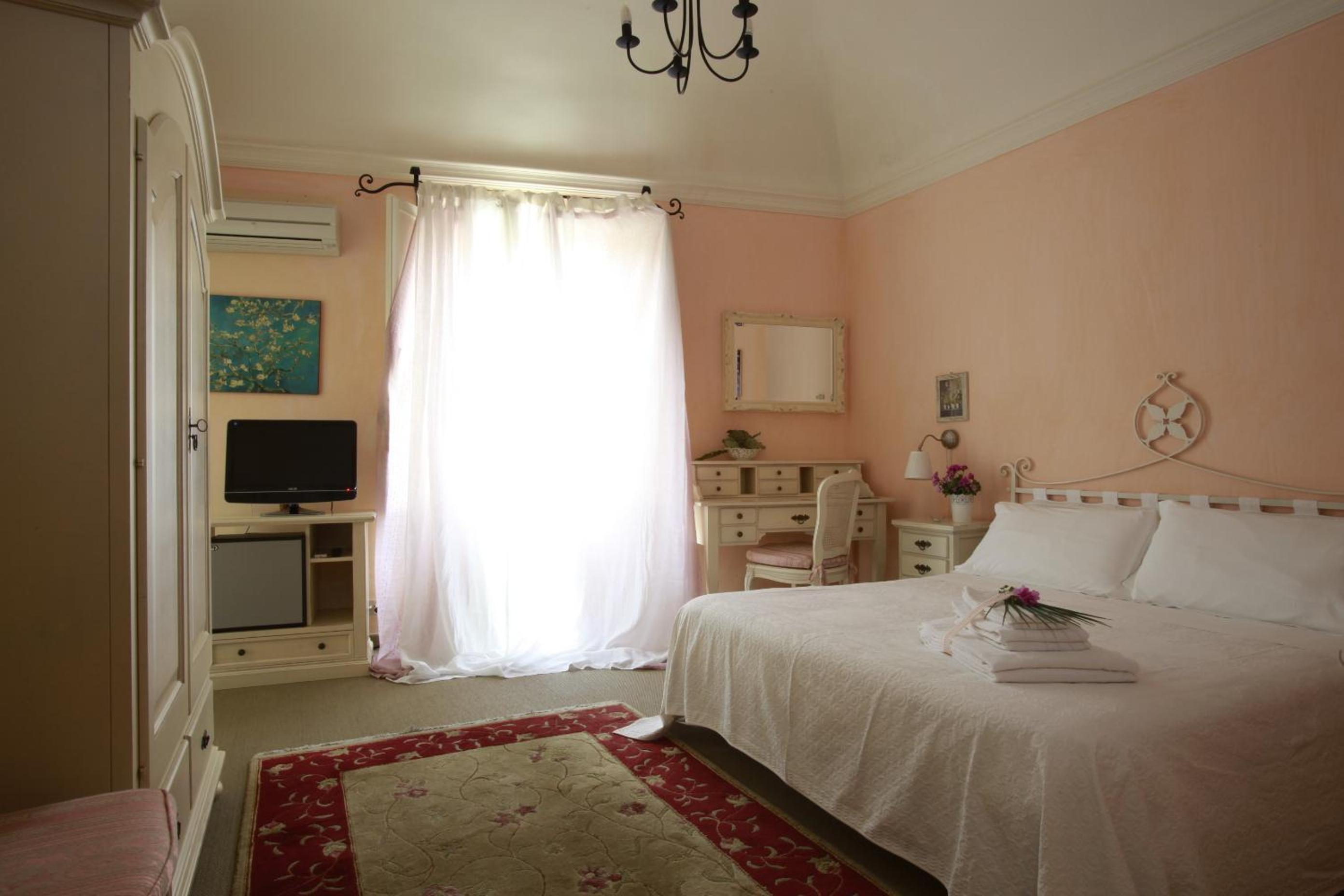 Double Room with Balcony photo 1
