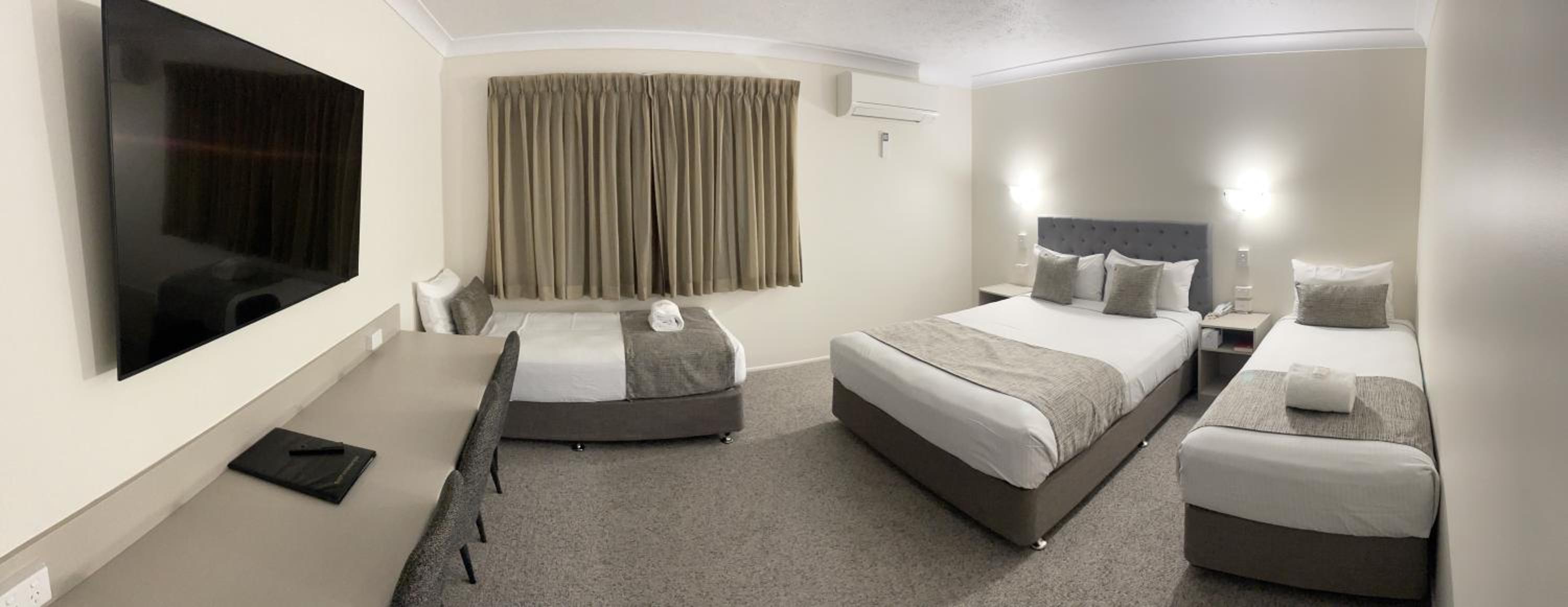 Deluxe Family Room