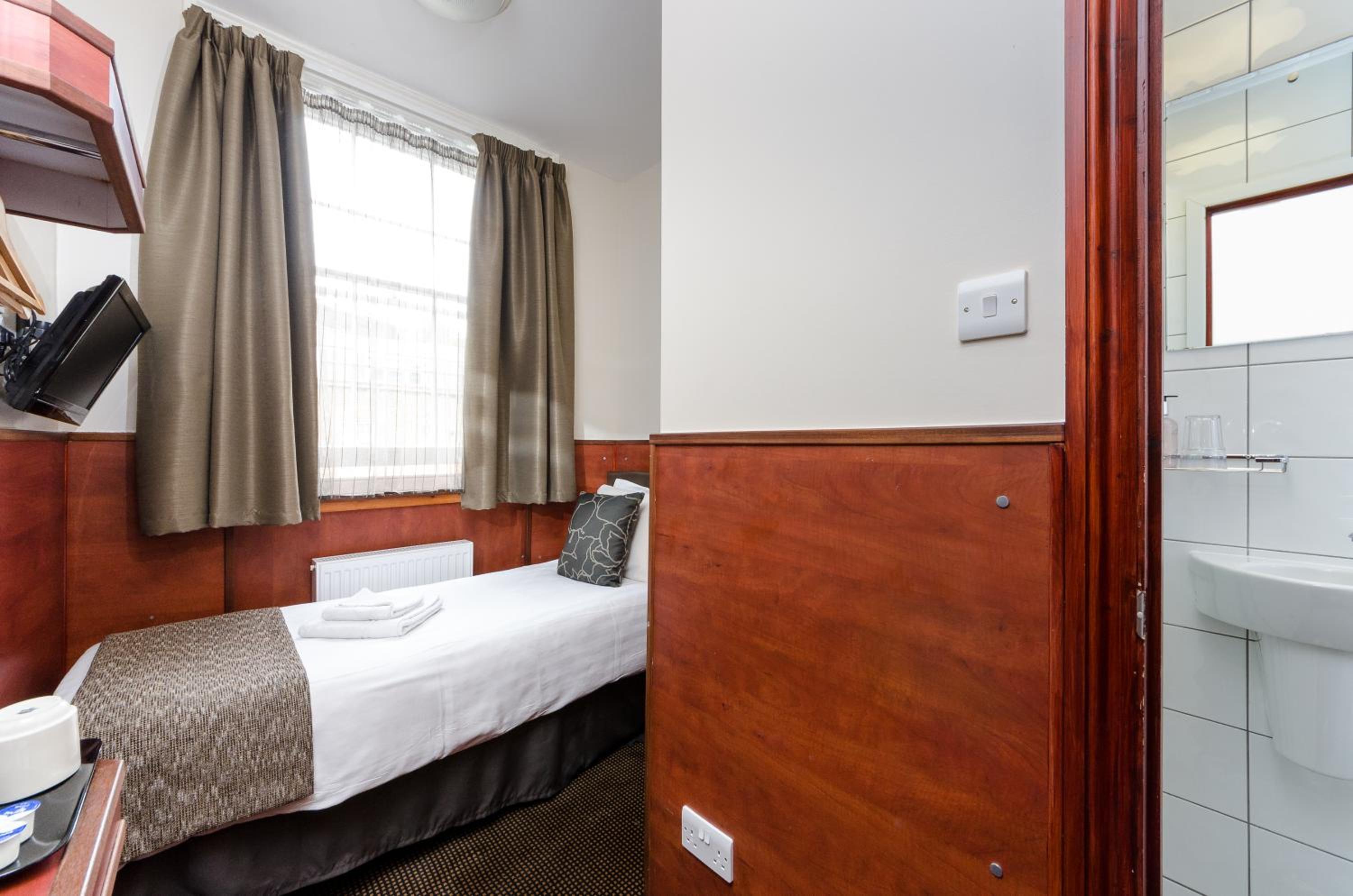 Single Room photo 3