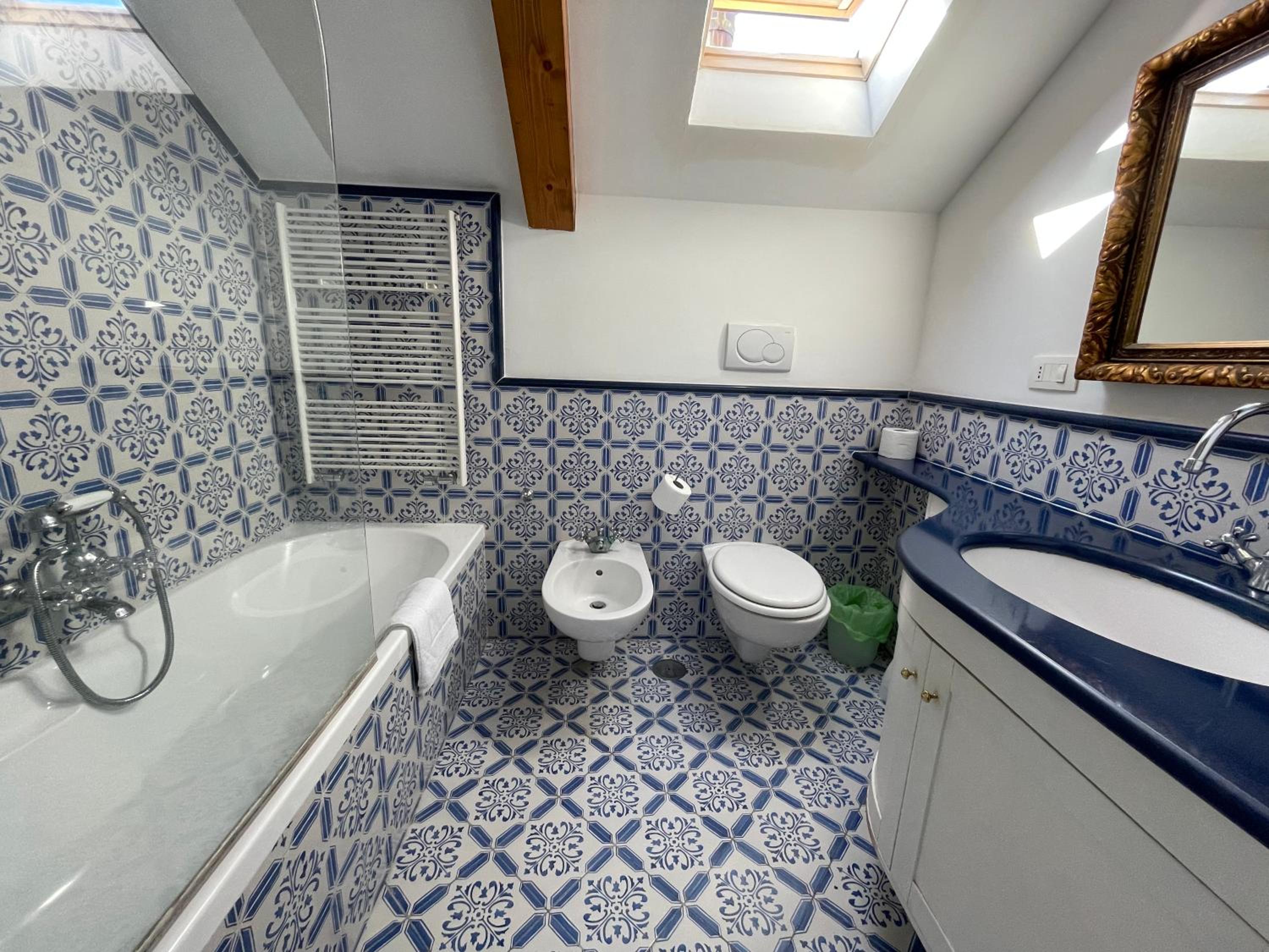 Standard Double Room - Photo 17