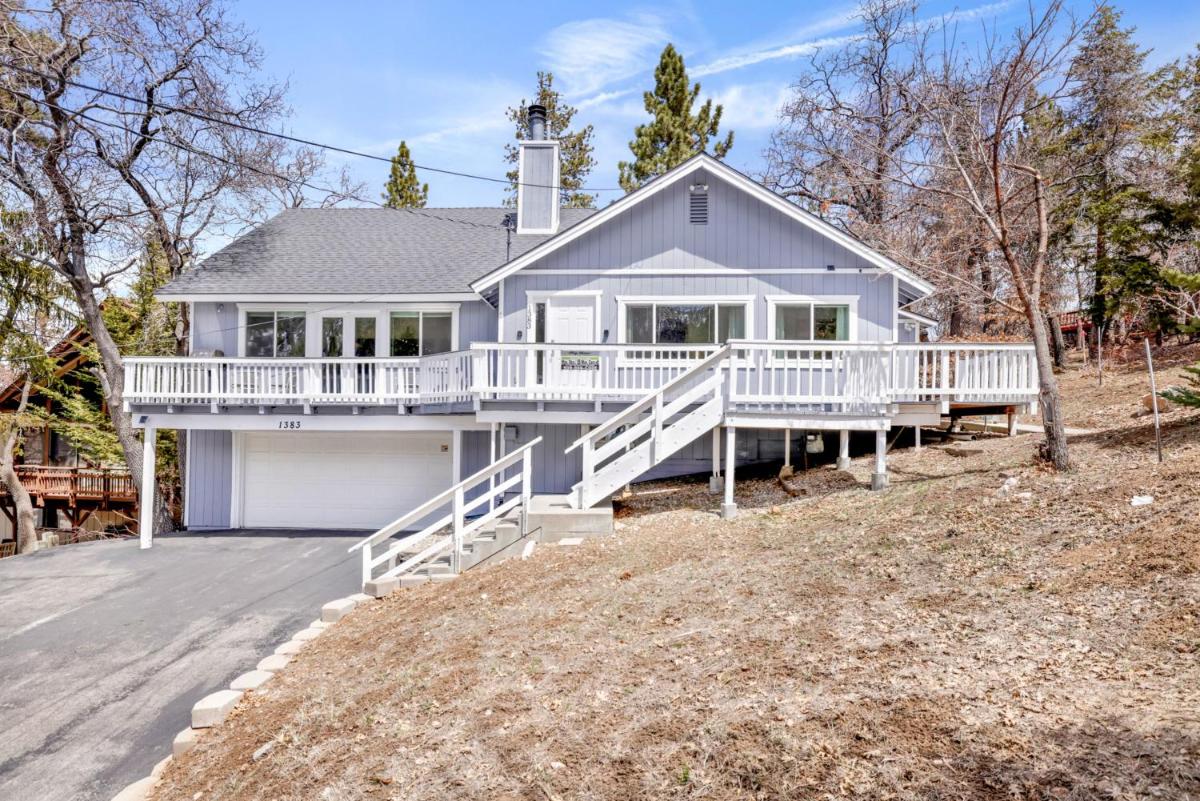 Four-Bedroom House photo 2