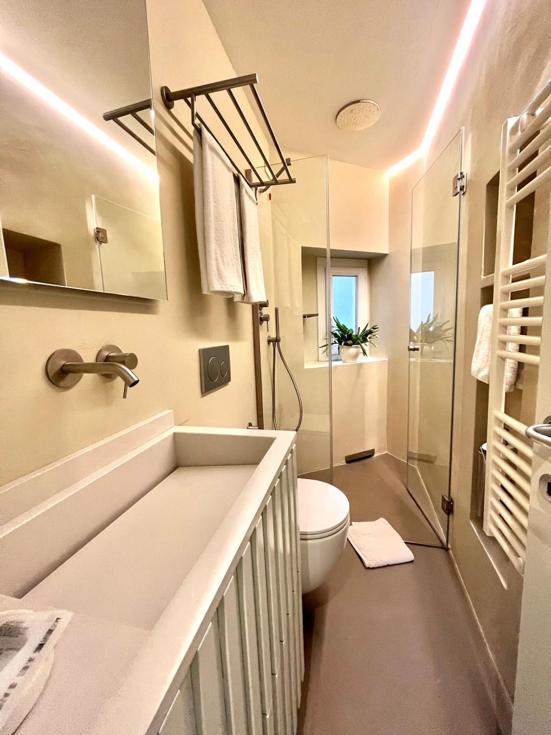 Deluxe Apartment photo 2