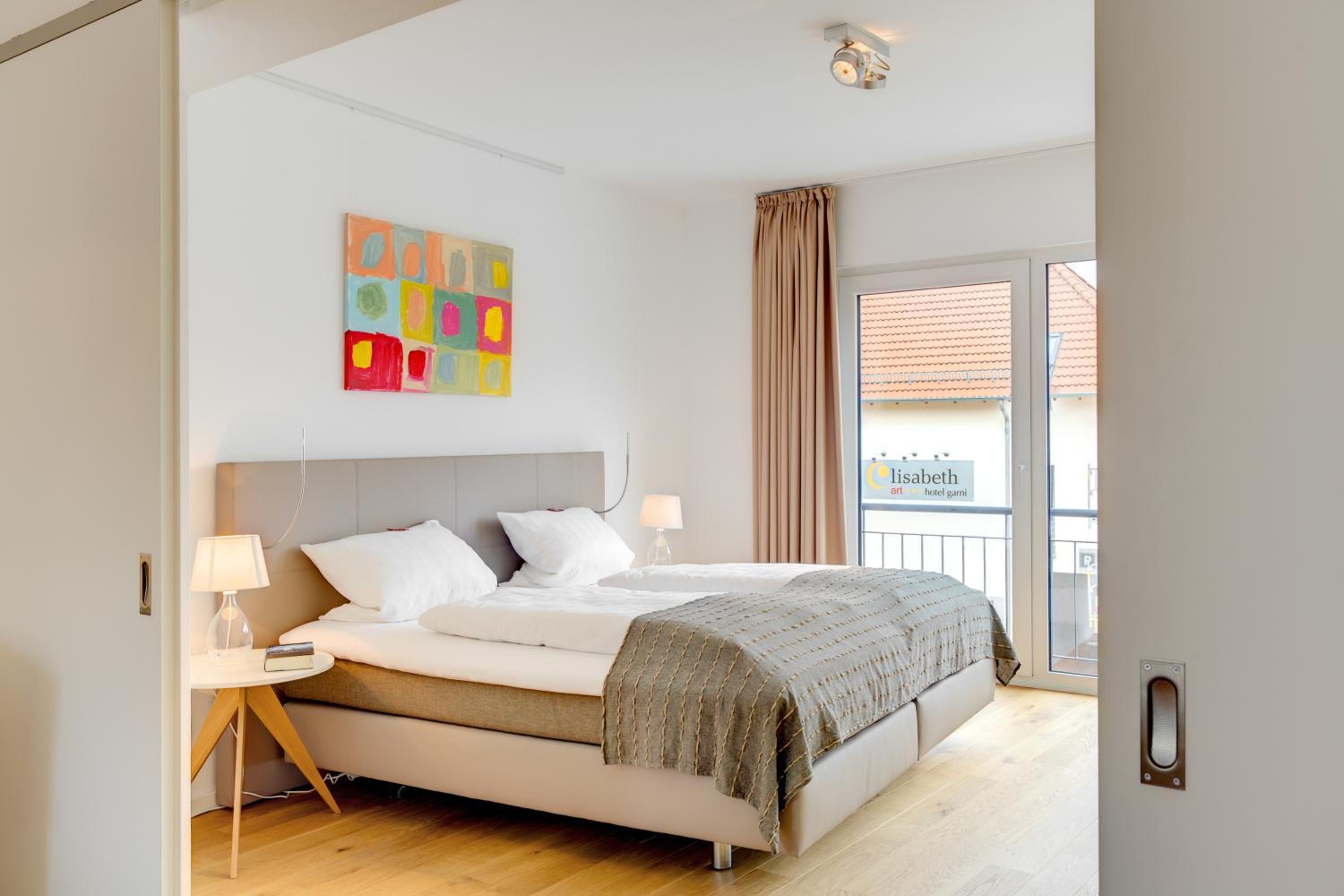 Large One-Bedroom Apartment photo 1