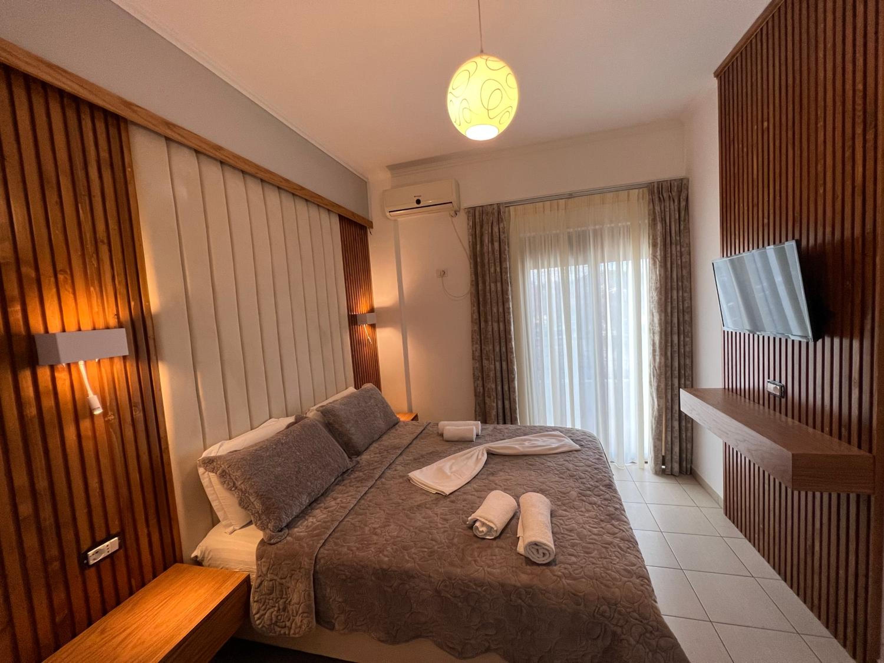 Deluxe Double Room photo 2