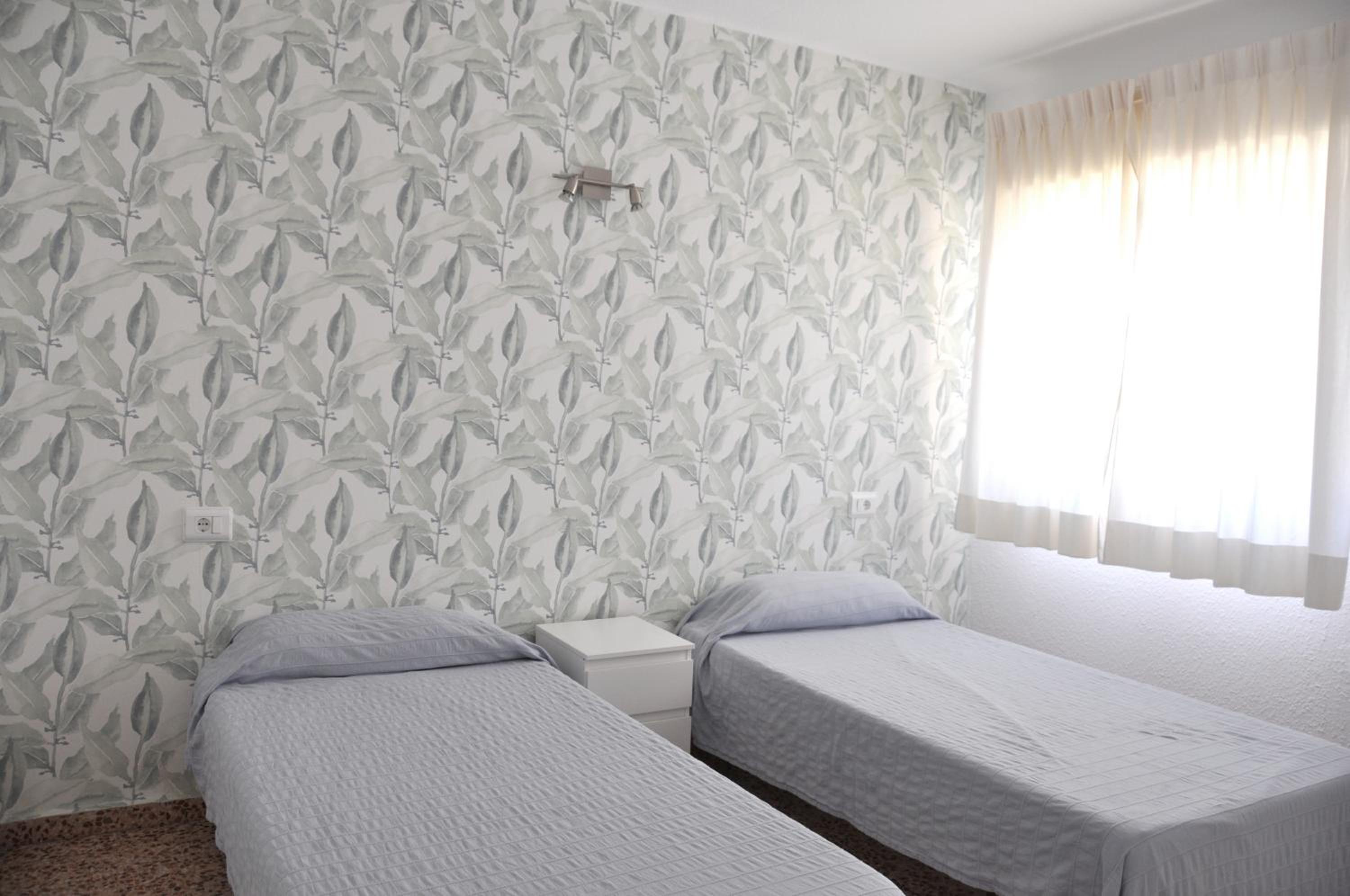 Apartamento de tres habitaciones - Primer piso