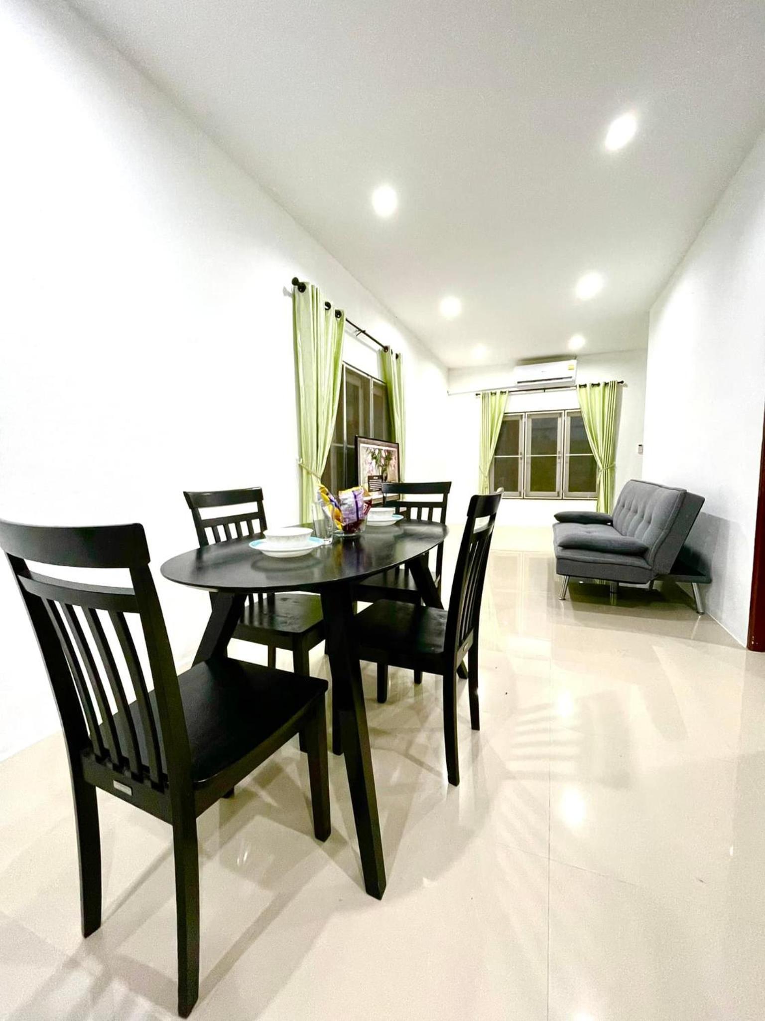 One-Bedroom House photo 3