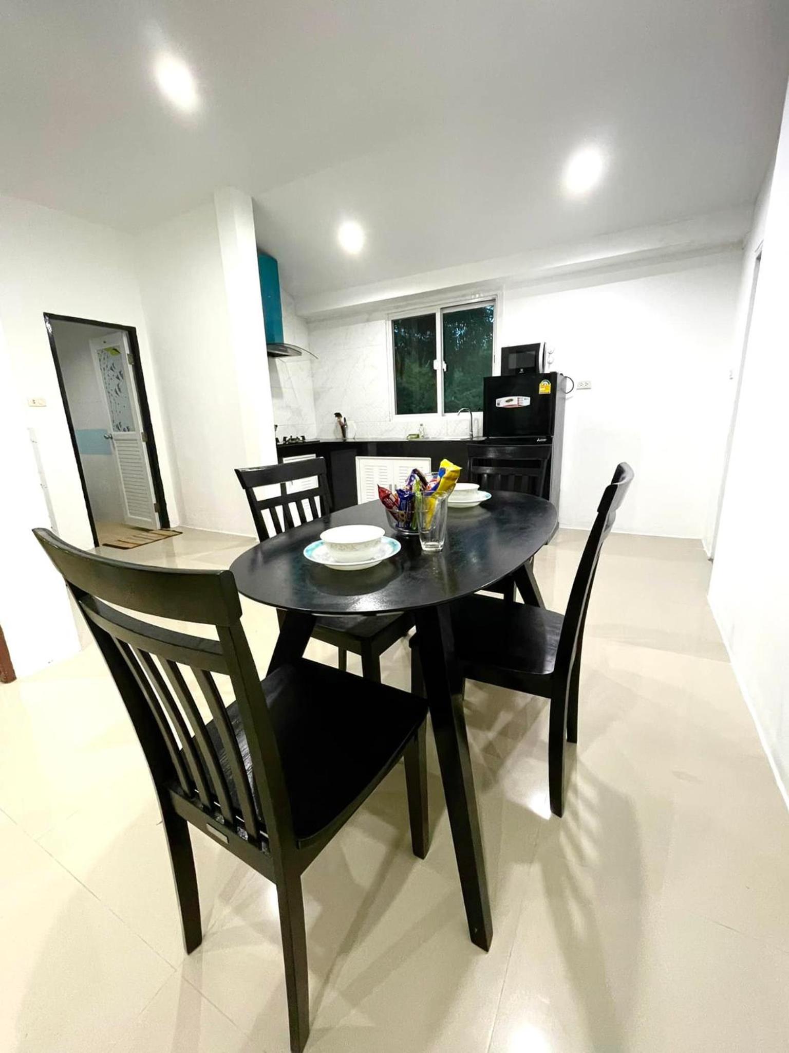 One-Bedroom House photo 2