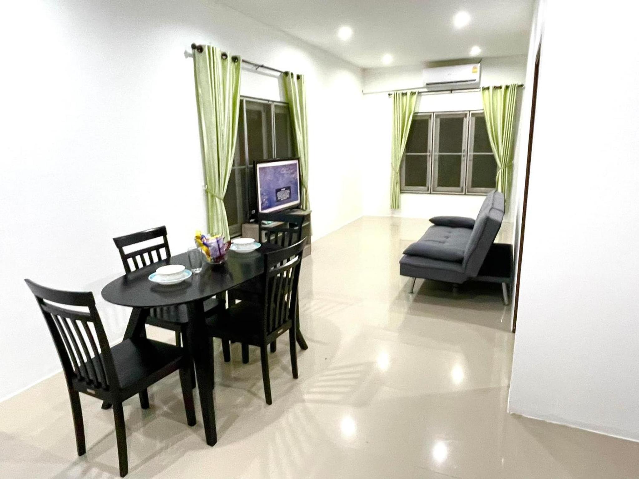 One-Bedroom House photo 3