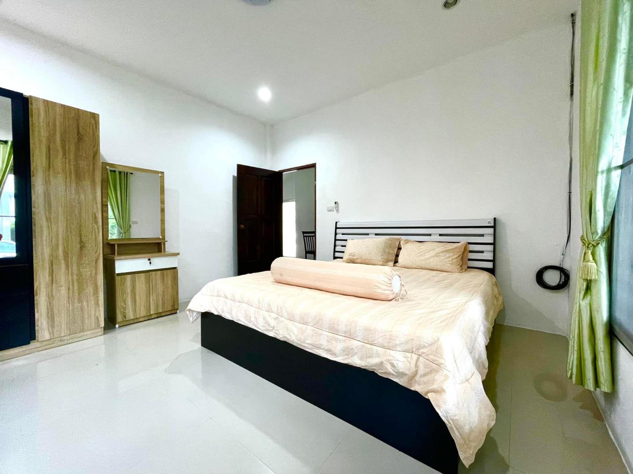 One-Bedroom House photo 1