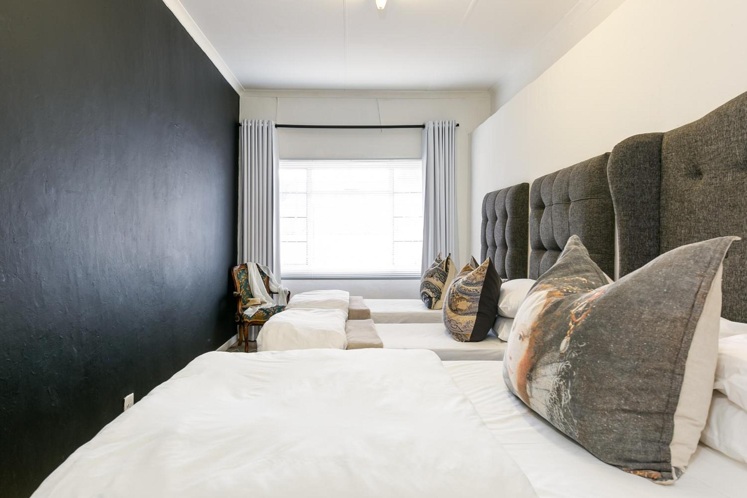 Deluxe Family Suite - Photo 1