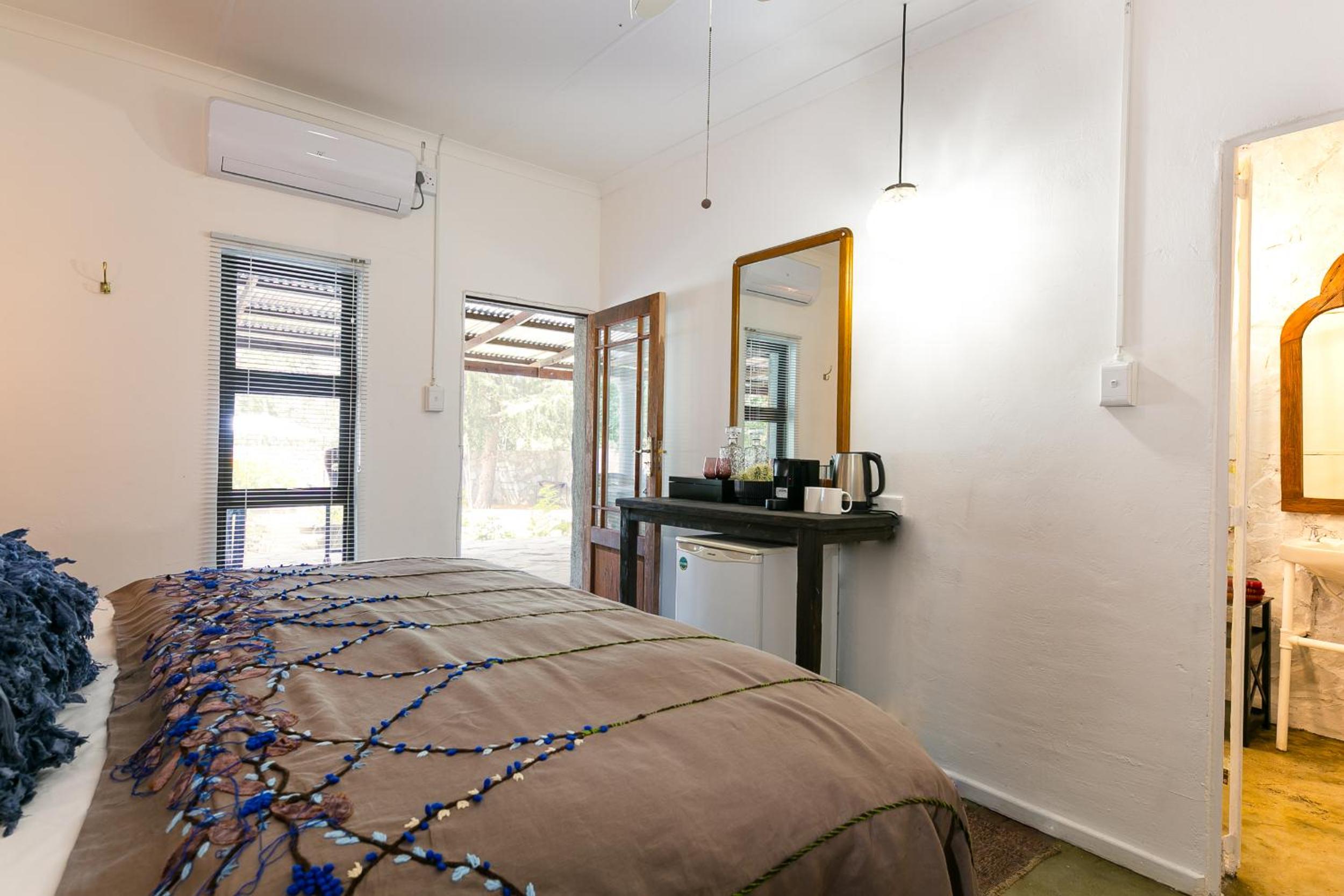 Deluxe King Room - Photo 1