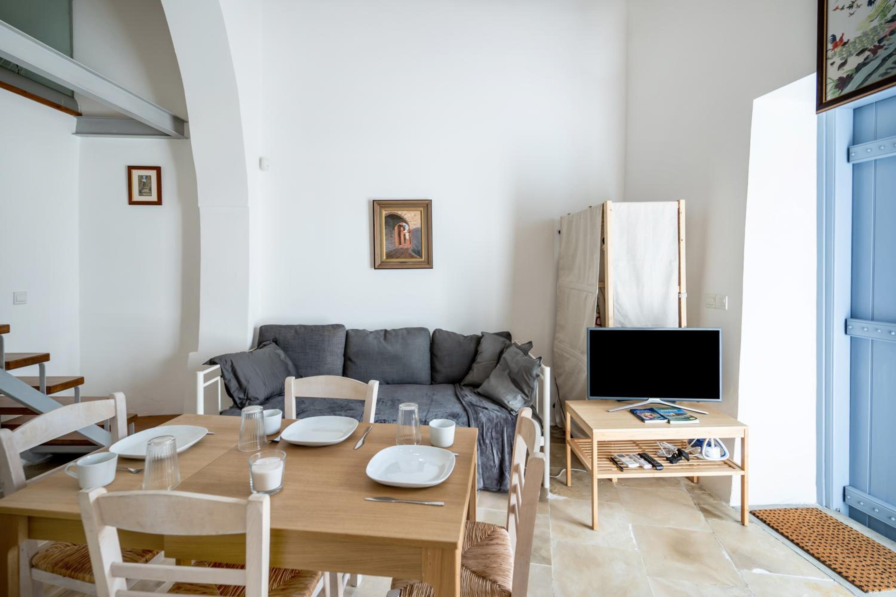Studio Apartment - Photo 17