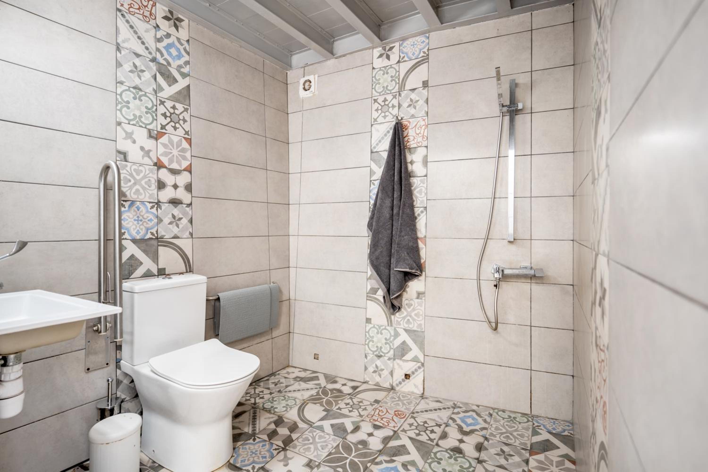 Studio Apartment - Photo 14