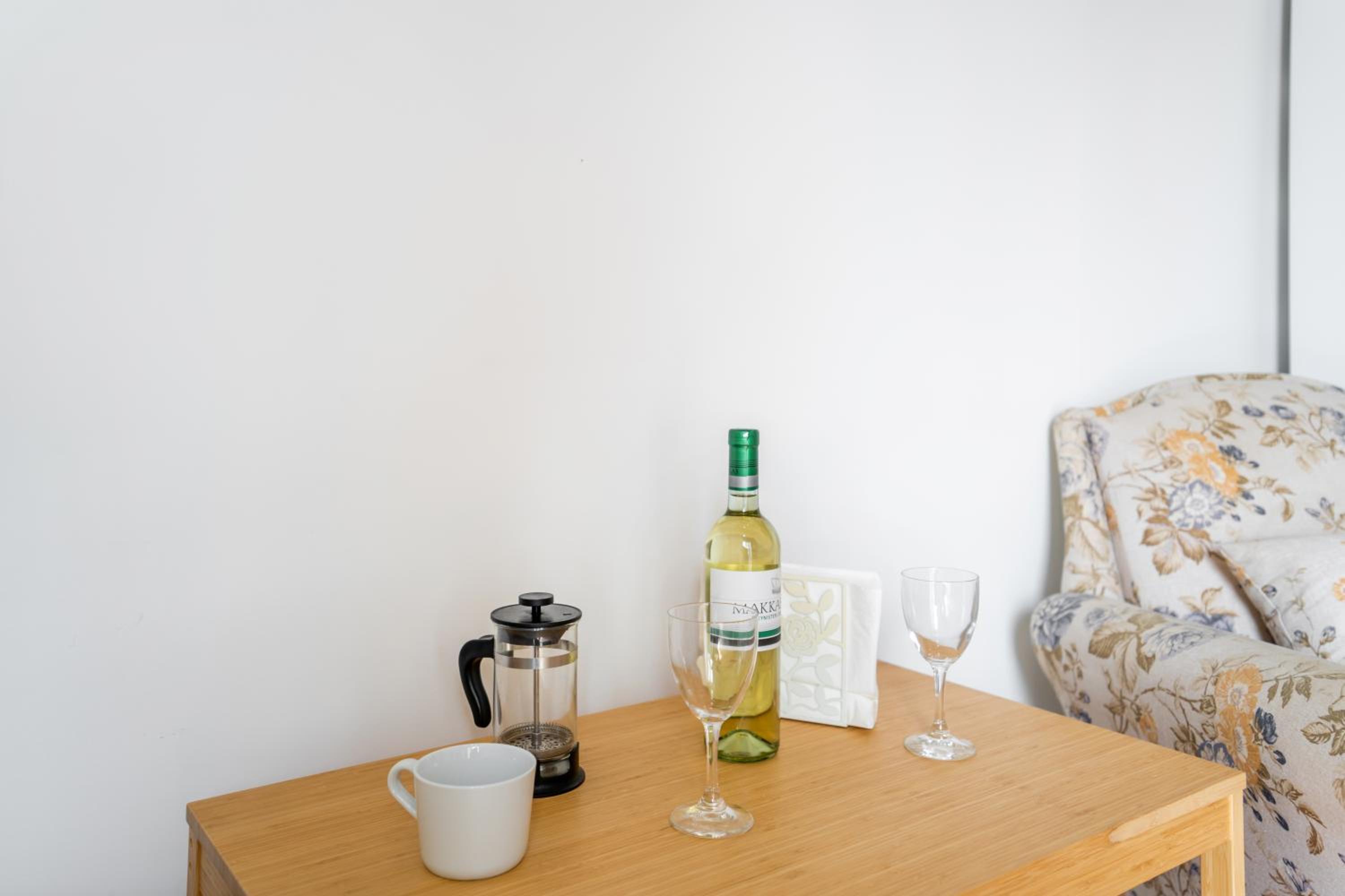 Studio Apartment - Photo 12