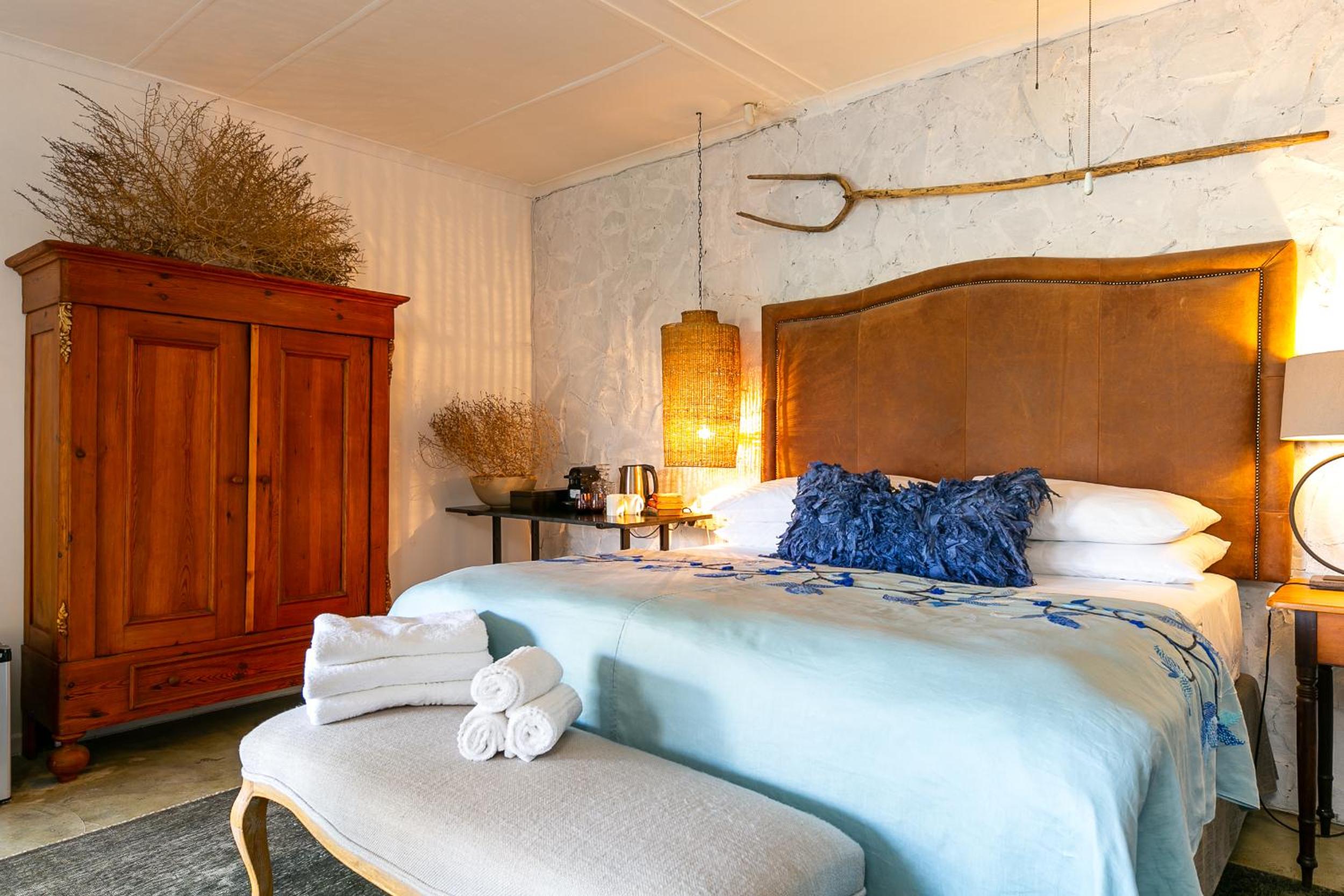 Deluxe King Room - Photo 4