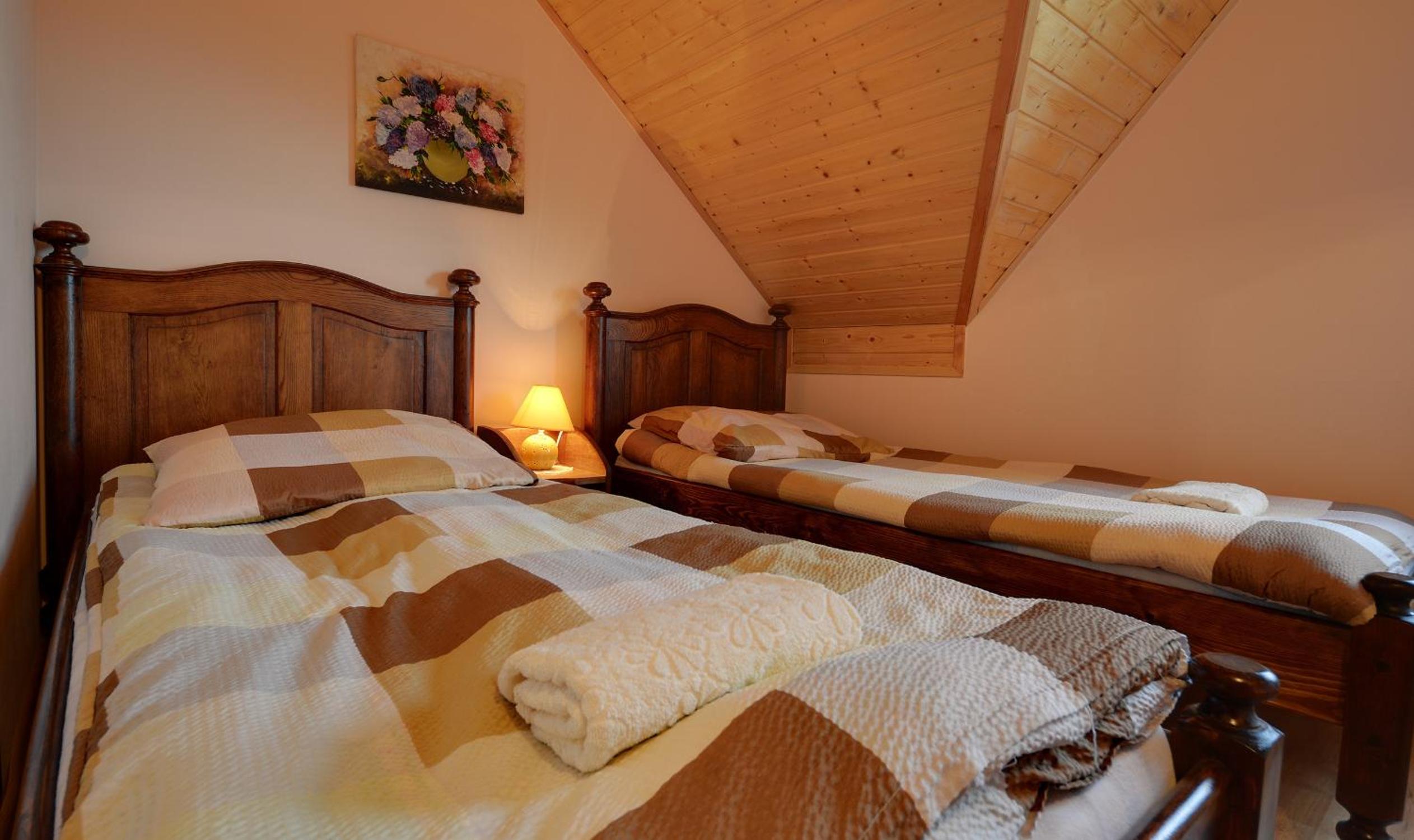 Three-Bedroom Apartment with Terrace and Lake View photo 1