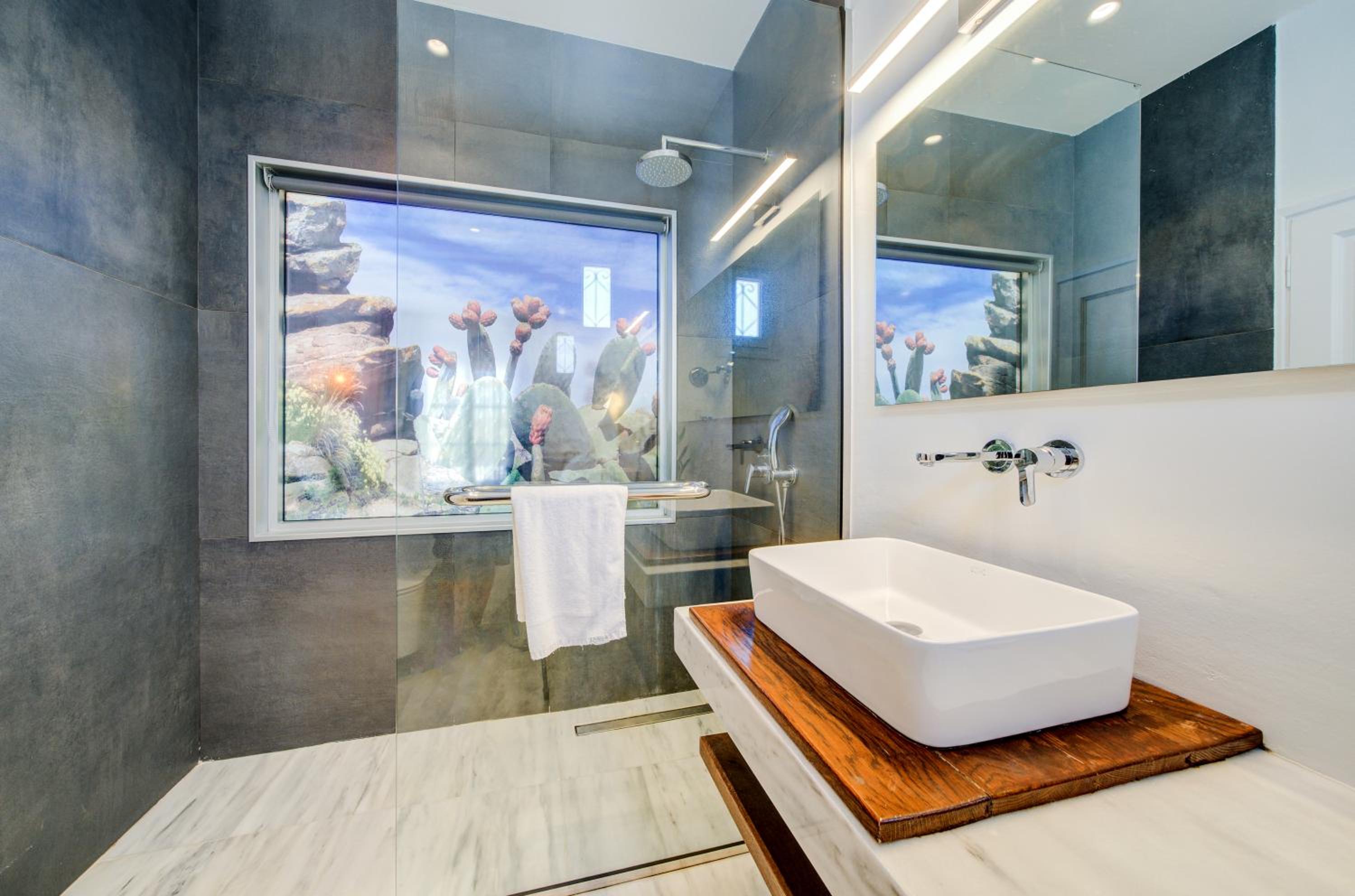 Two-Bedroom Suite - Photo 6