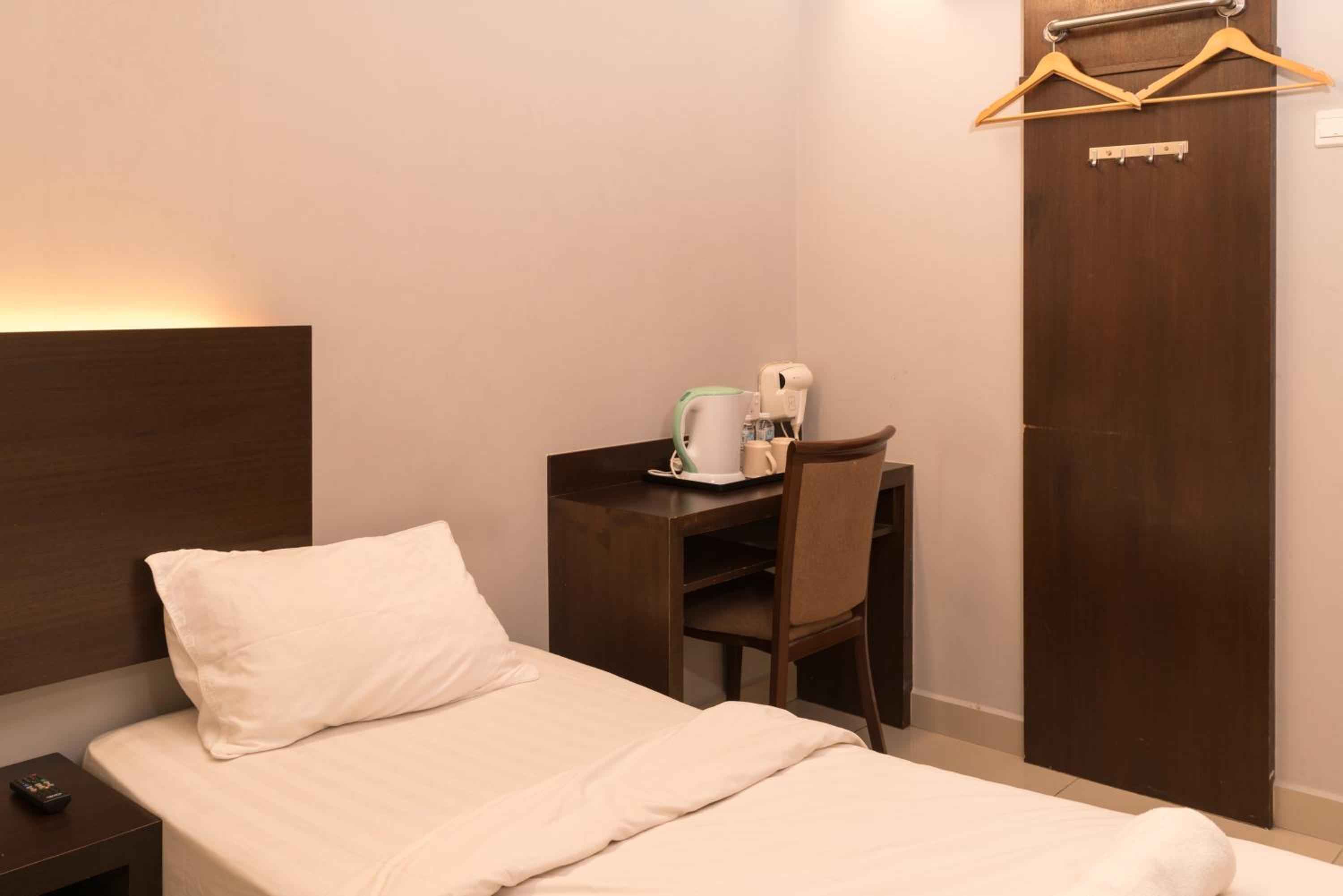Deluxe Twin Room photo 2