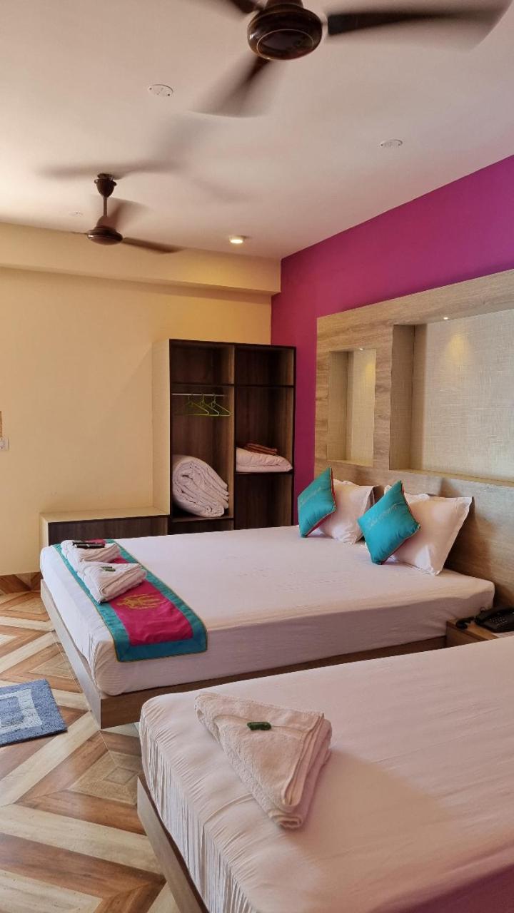 Deluxe Room - Photo 24