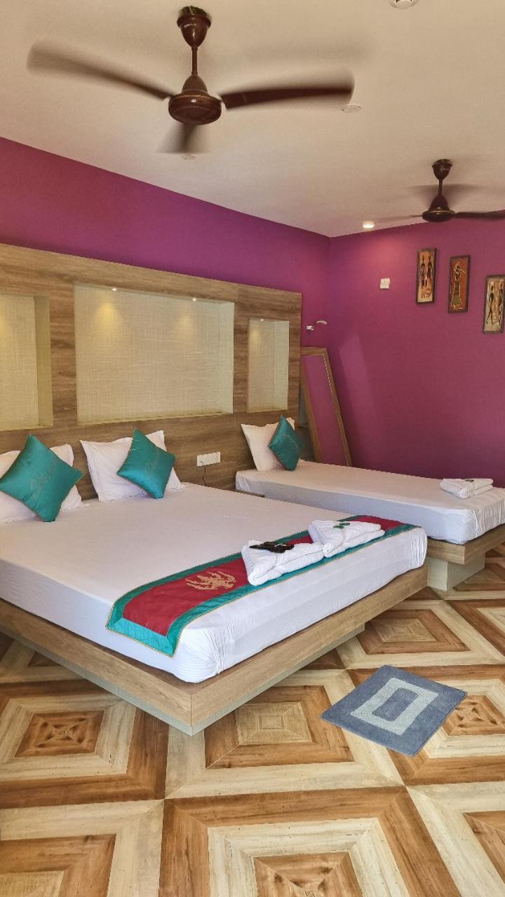 Deluxe Room - Photo 12