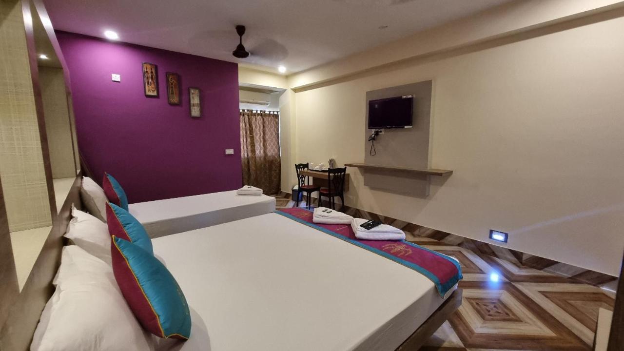 Deluxe Room - Photo 19