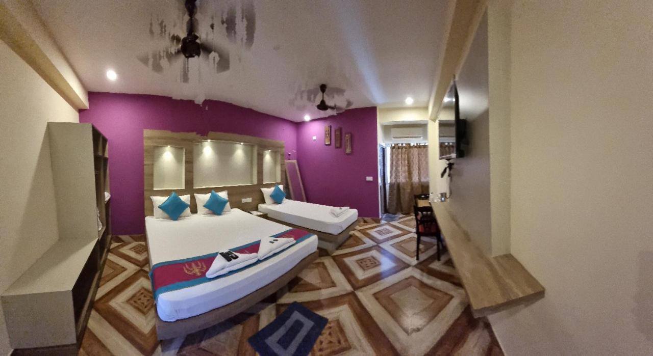 Deluxe Room - Photo 25