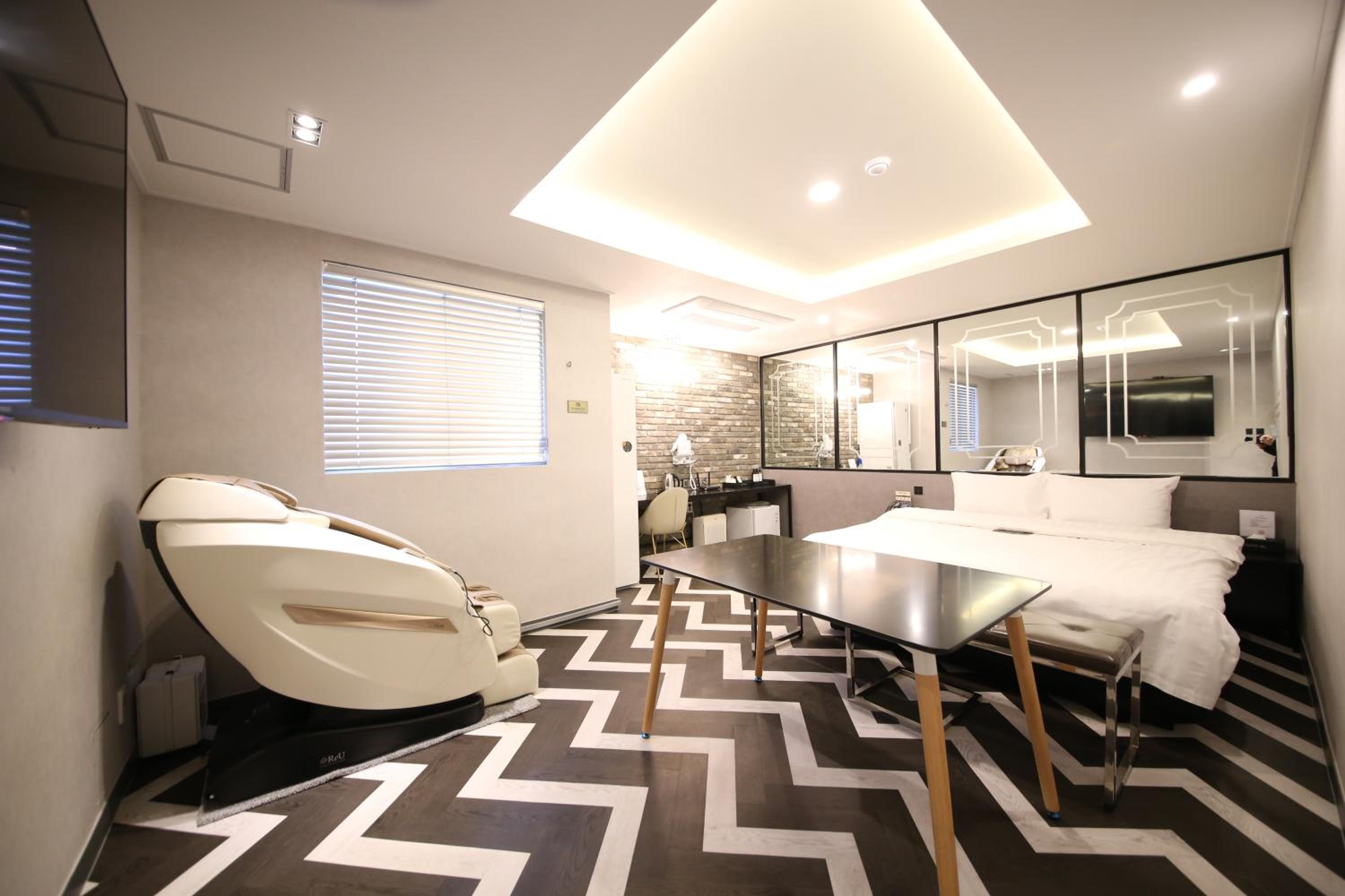King Room