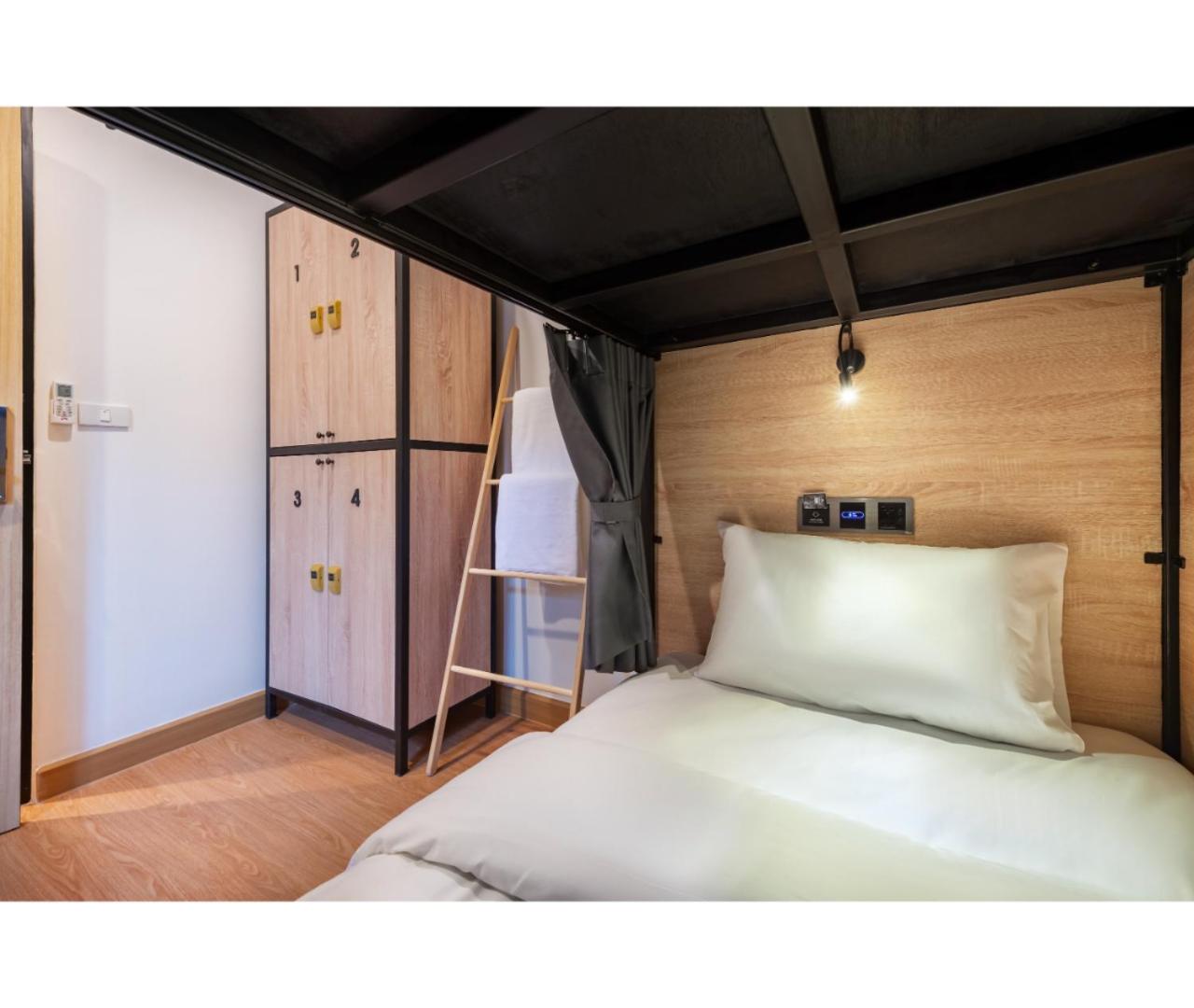 Bunk Bed in Mixed Dormitory Room with Shared Bathroom photo 2