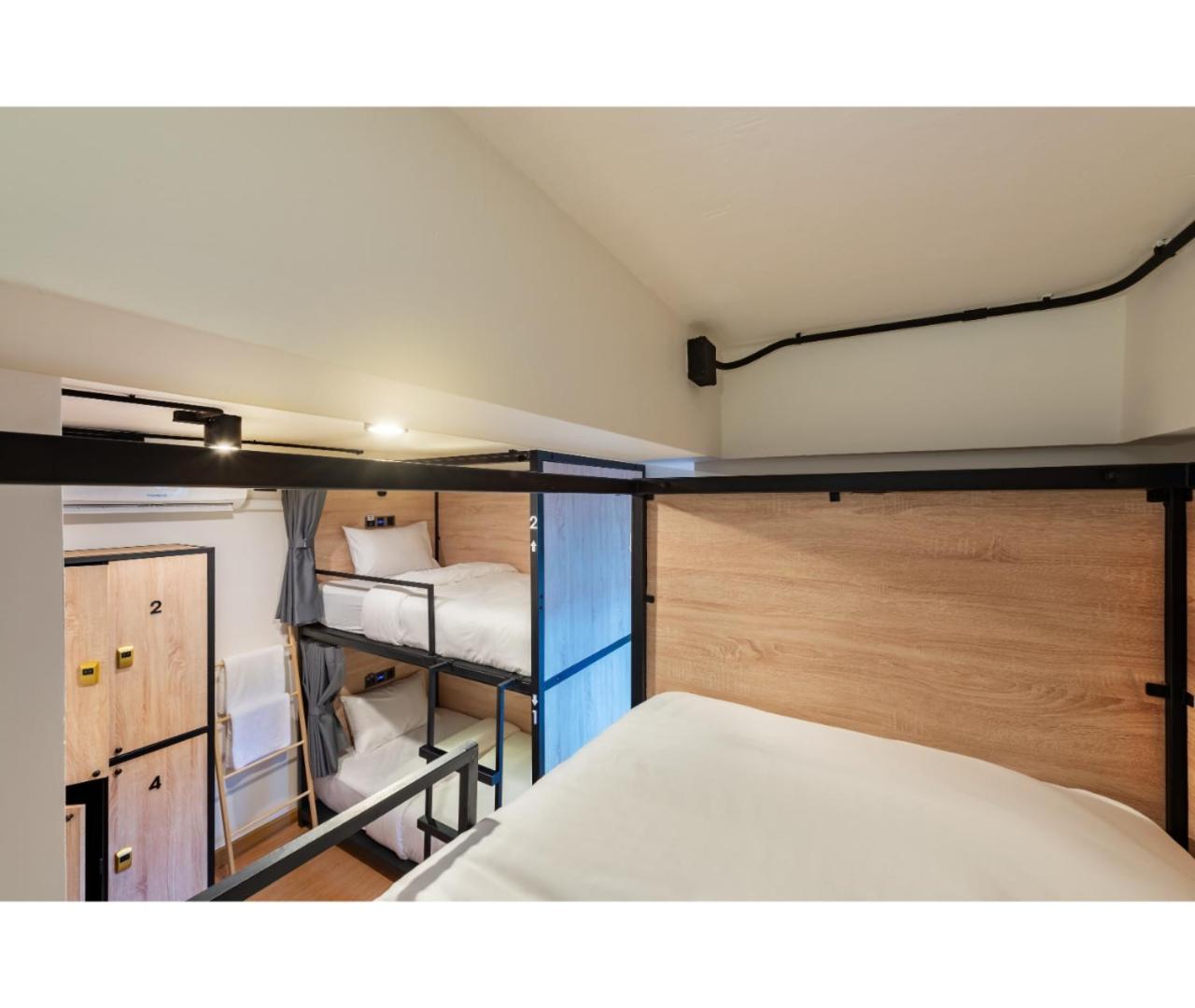 Bunk Bed in Mixed Dormitory Room with Shared Bathroom photo 3