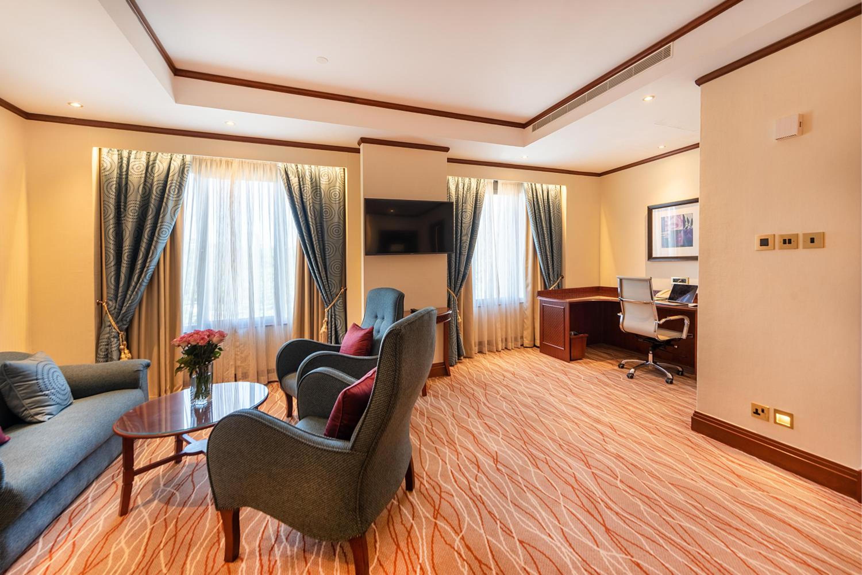 Business Suite thumbnail 5
