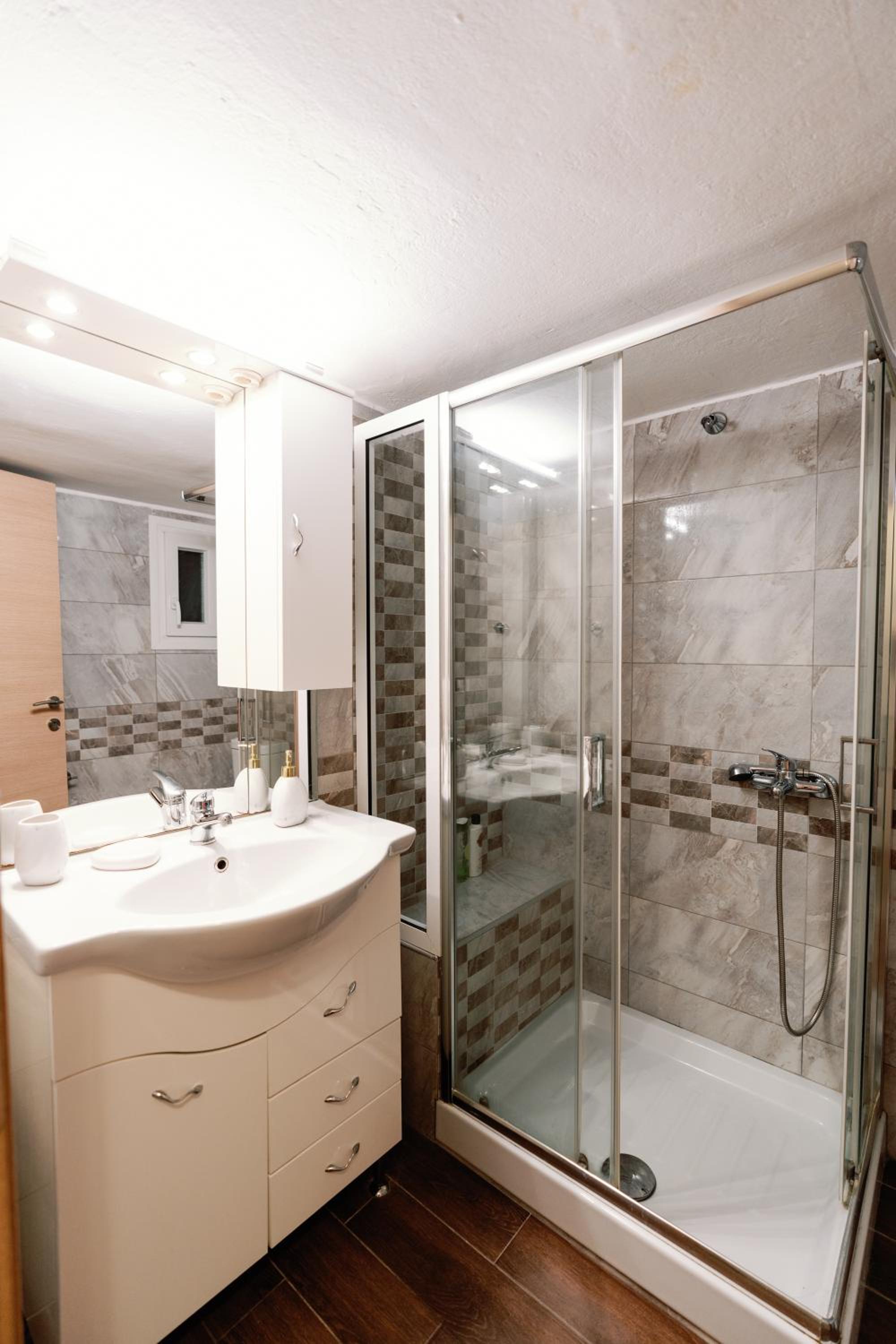 One-Bedroom Apartment - Photo 20