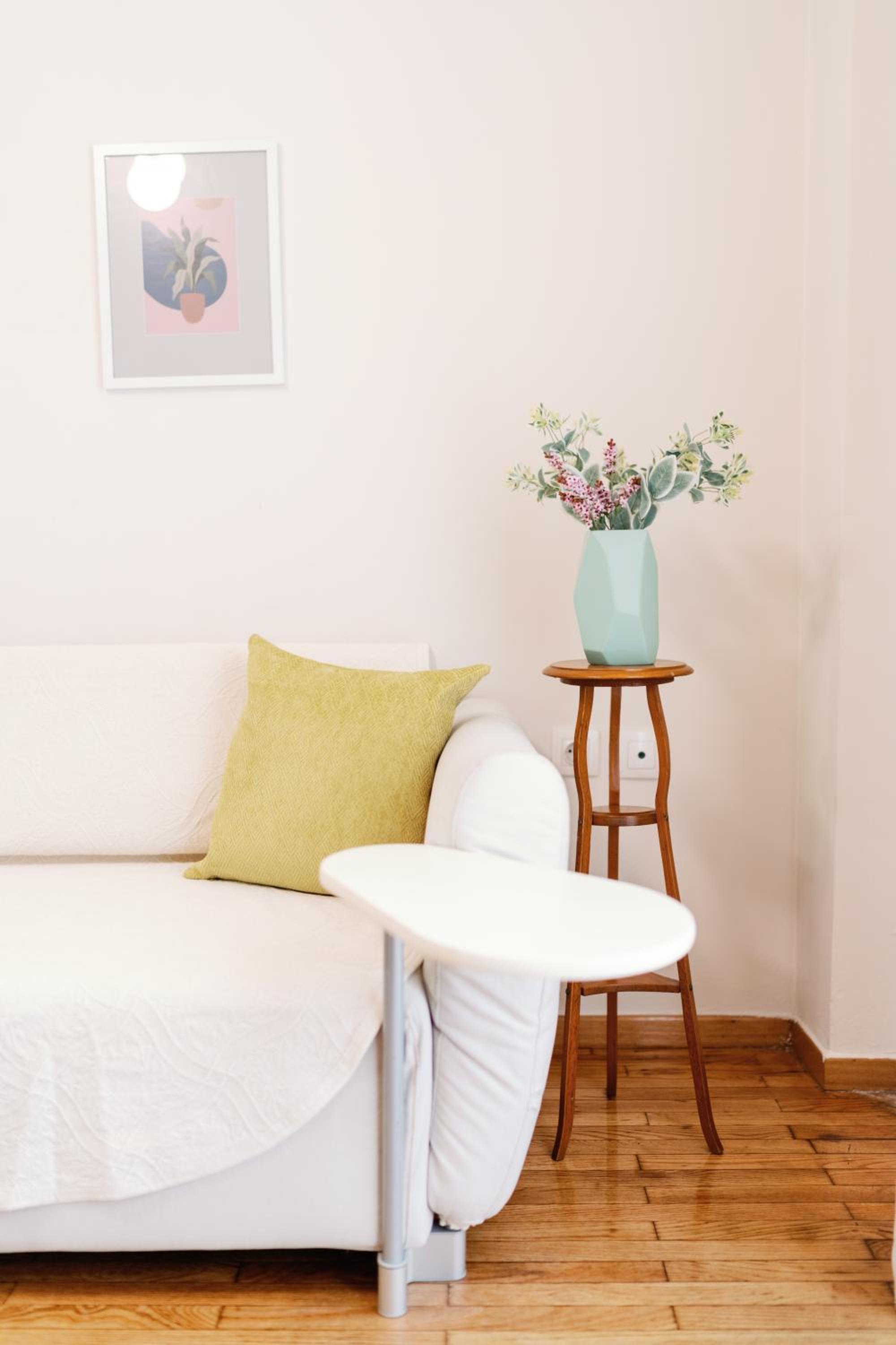 One-Bedroom Apartment - Photo 10