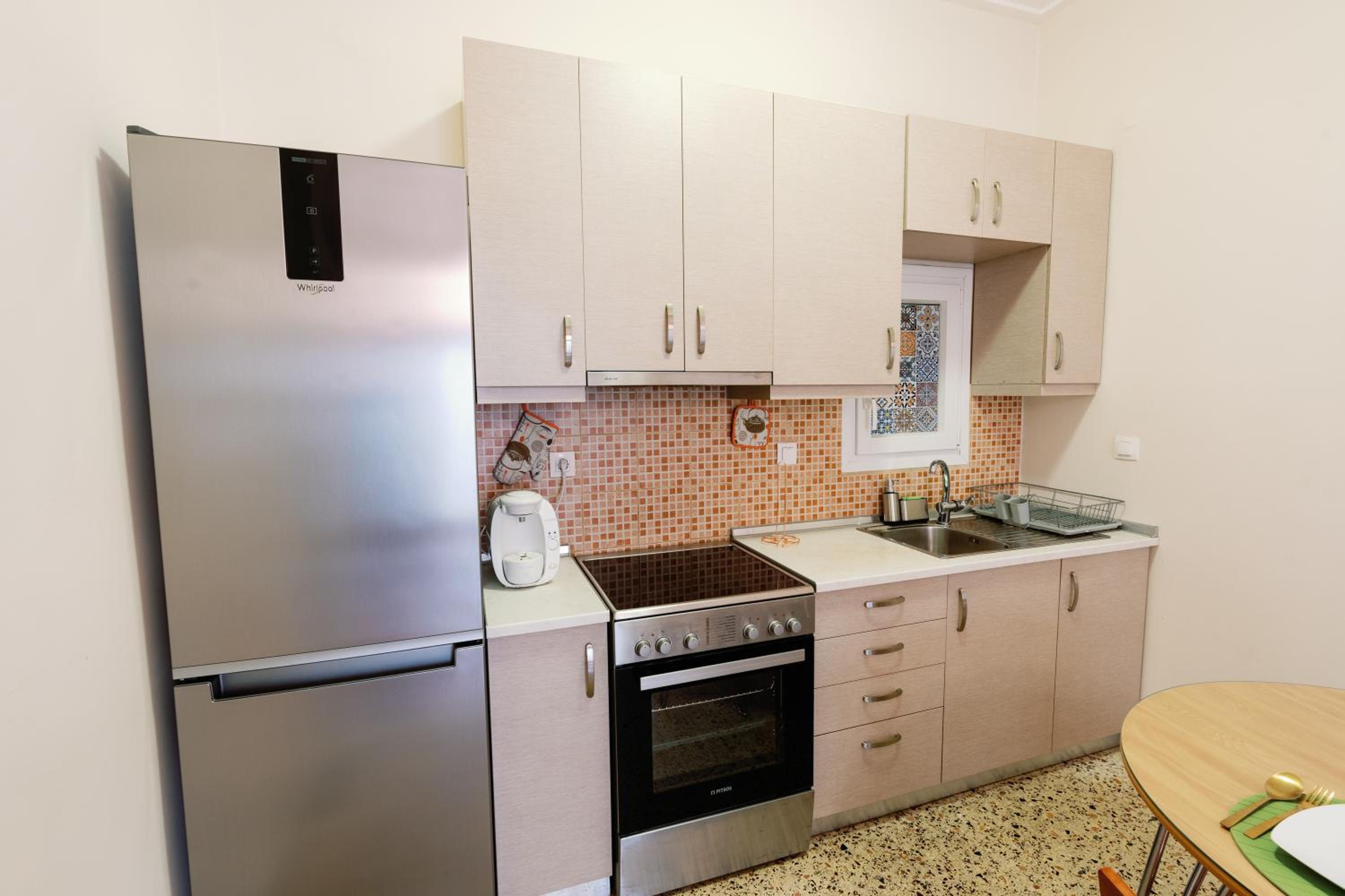 One-Bedroom Apartment - Photo 6