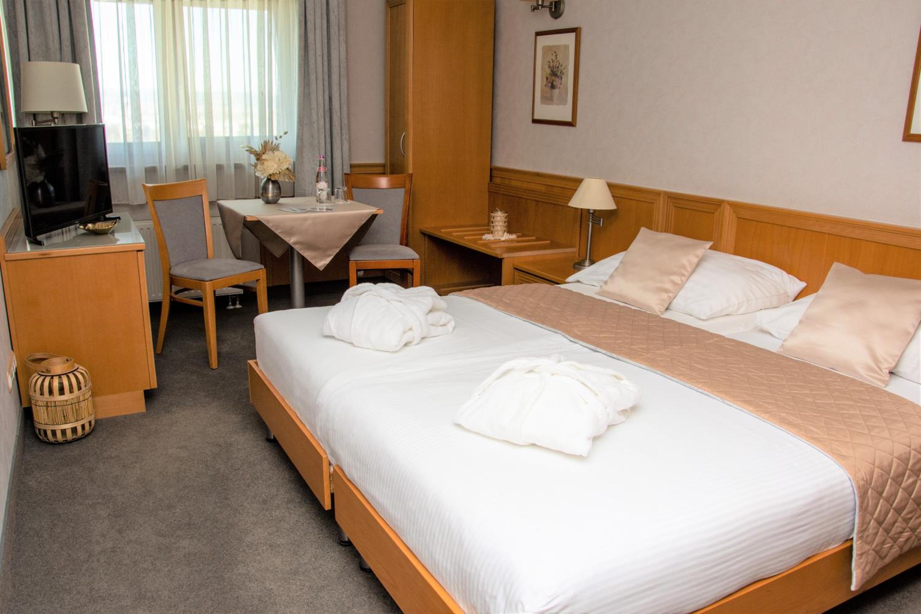 Standard Double Room - Photo 1