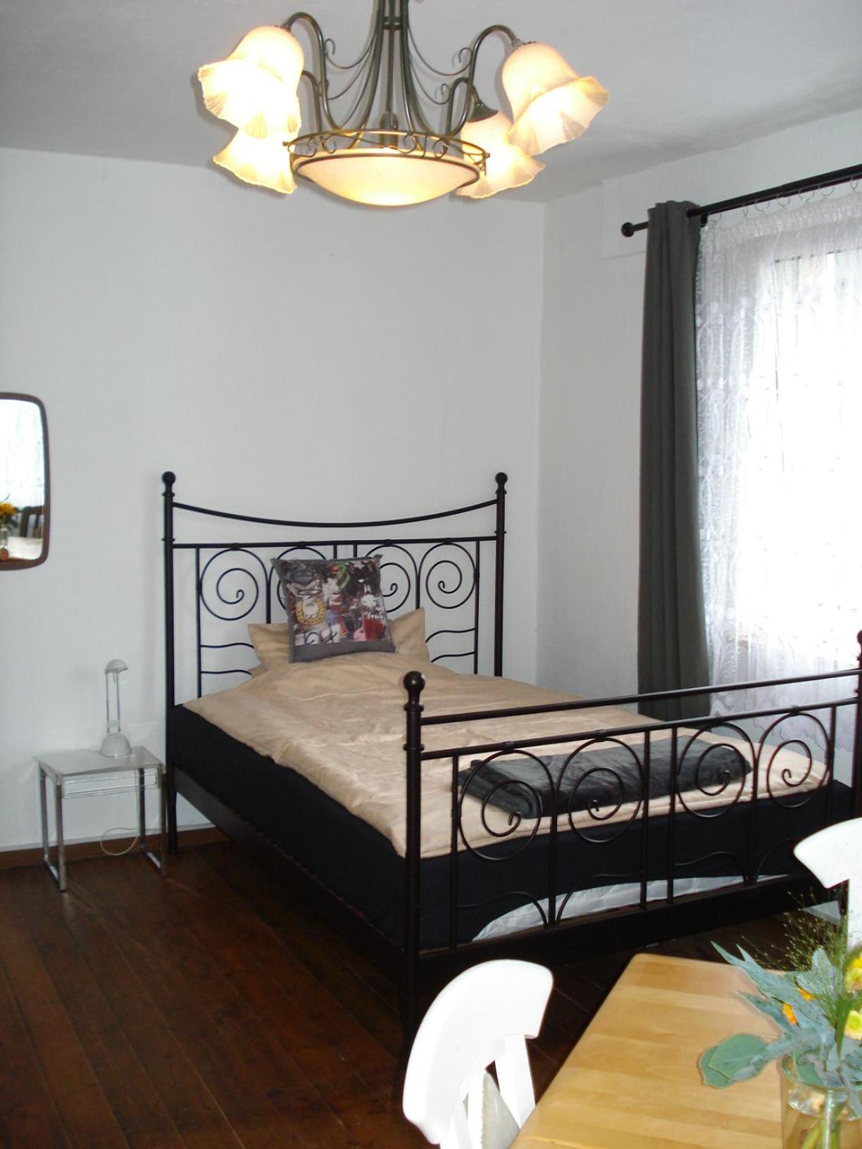 One-Bedroom Apartment photo 1