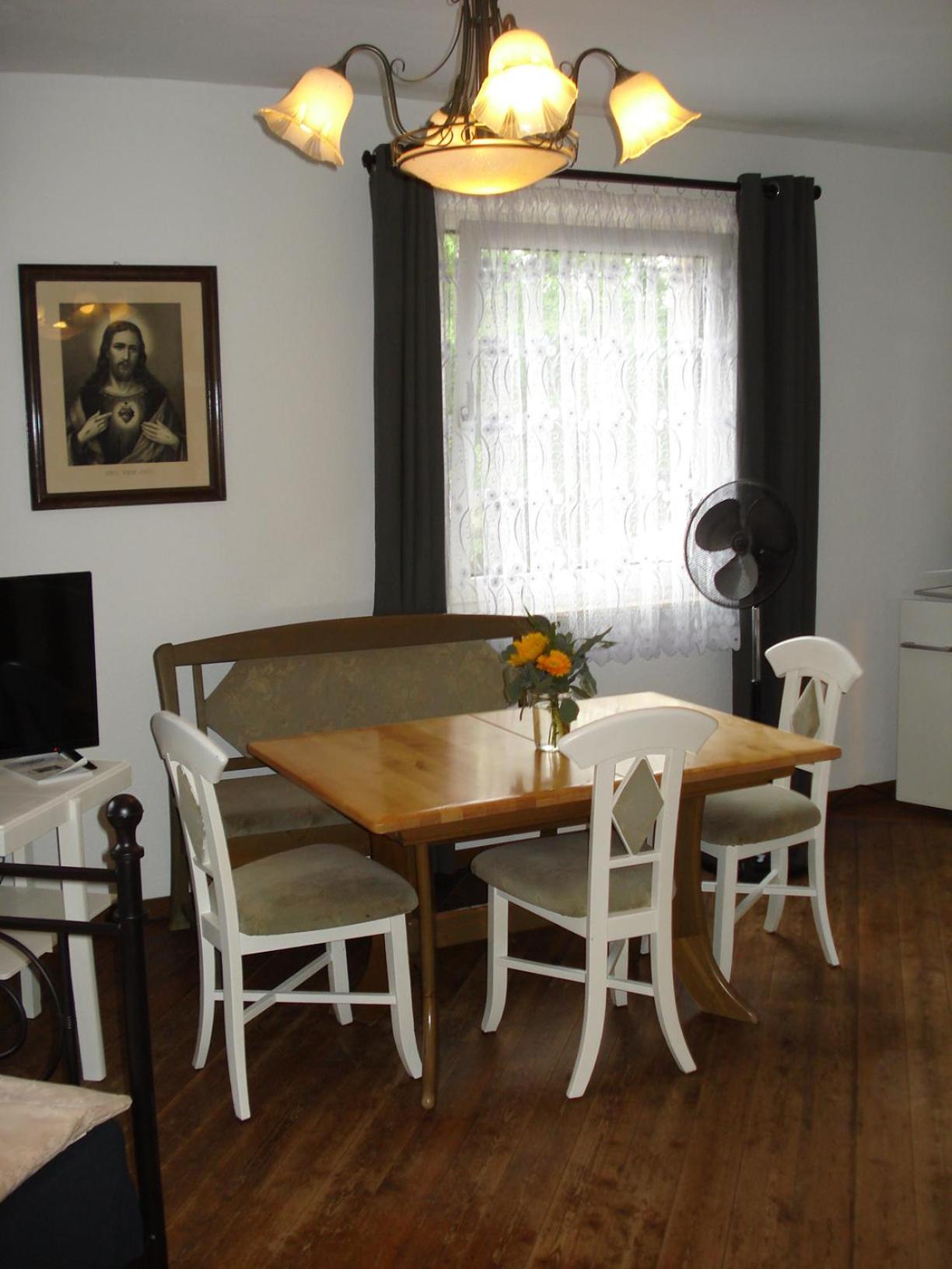 One-Bedroom Apartment photo 2