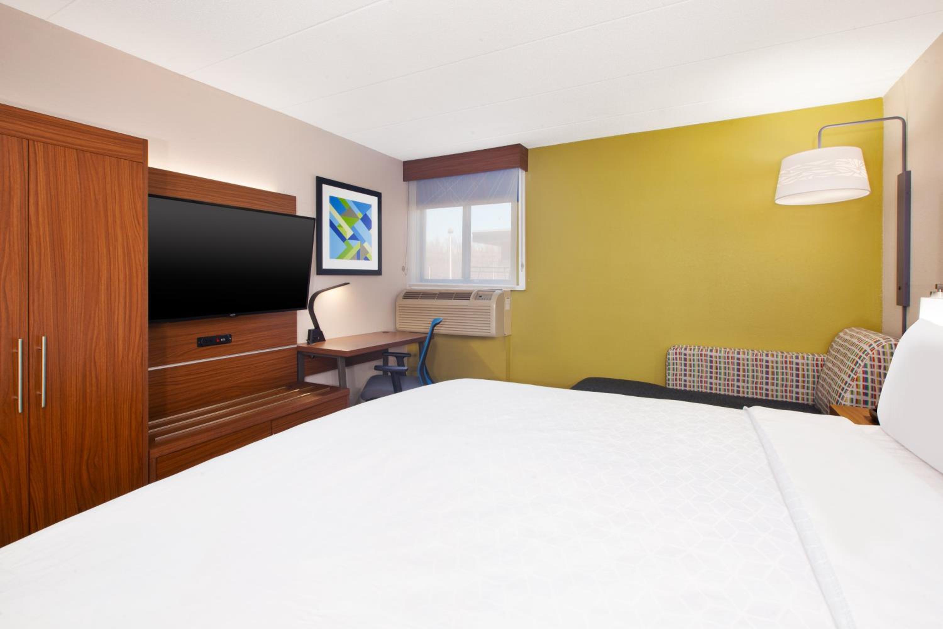 Standard King Room - Photo 3