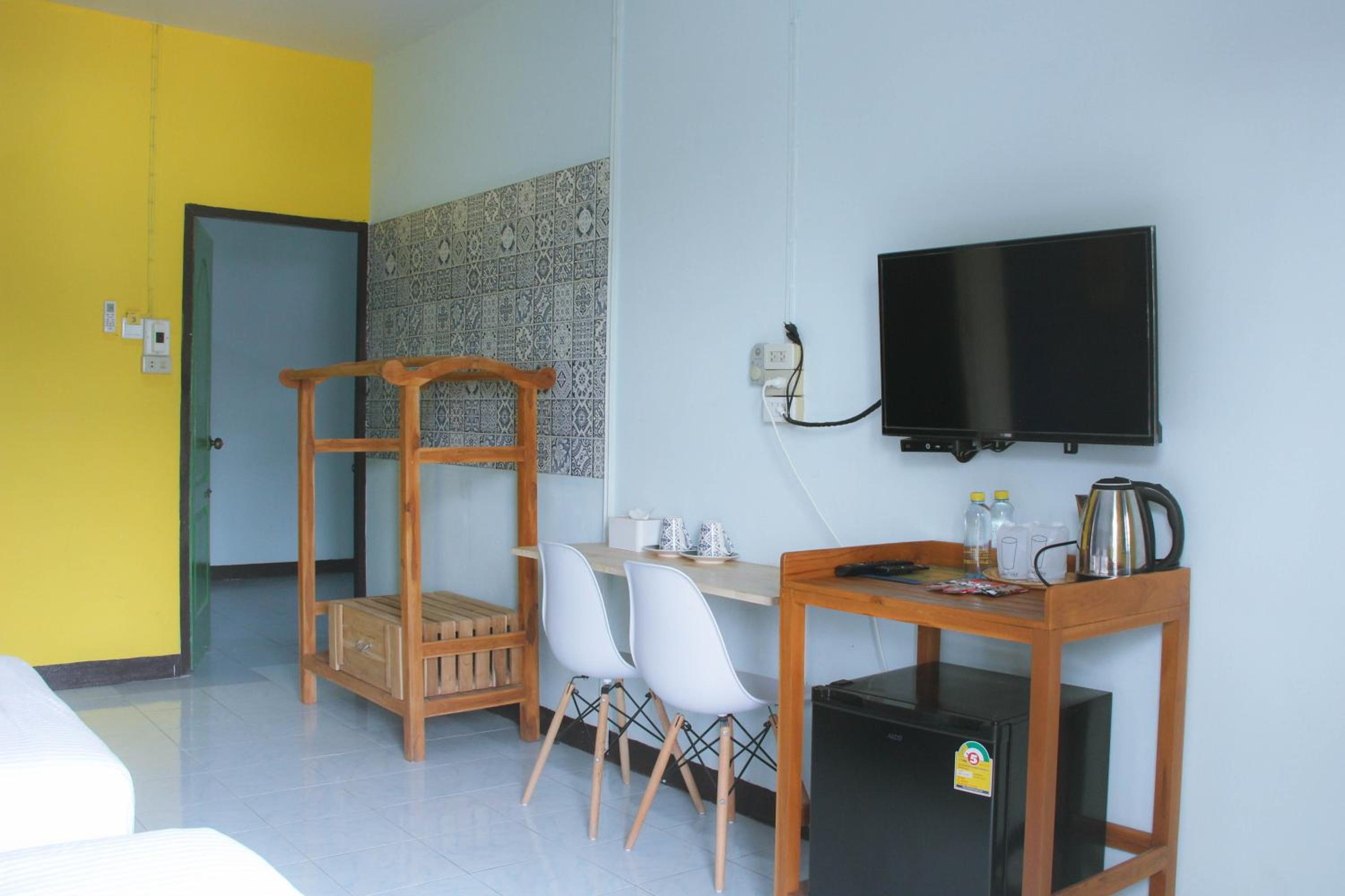 Deluxe Twin Room - Photo 2