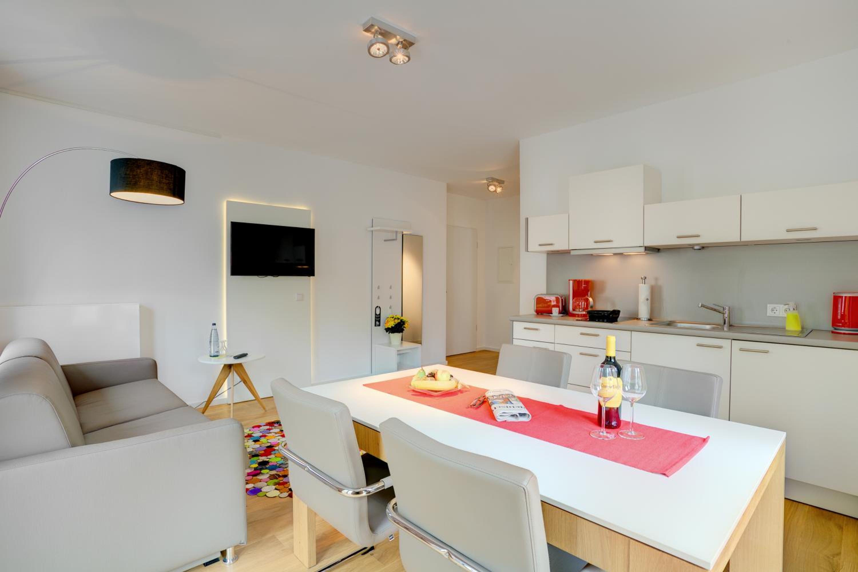 One-Bedroom Apartment with Sofa Bed photo 3