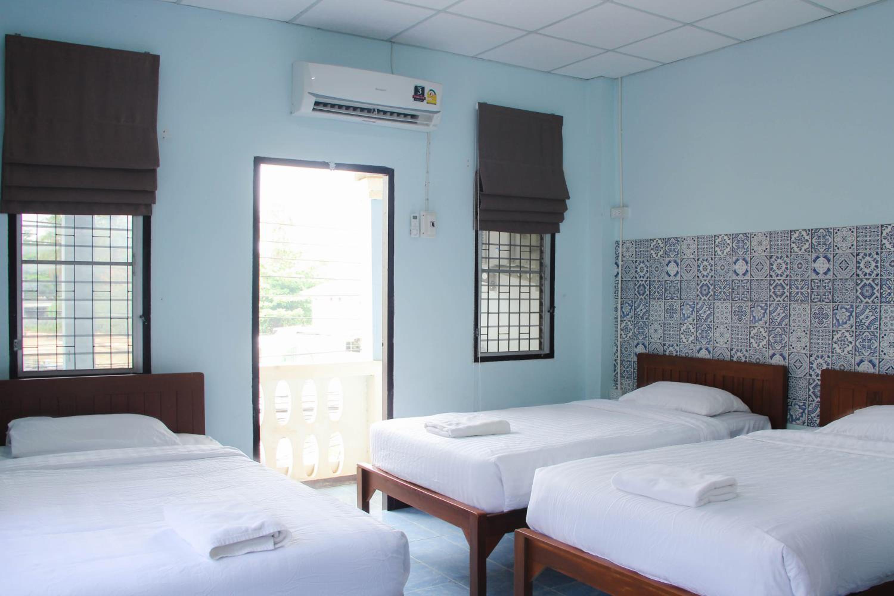 Basic Triple Room - Photo 1