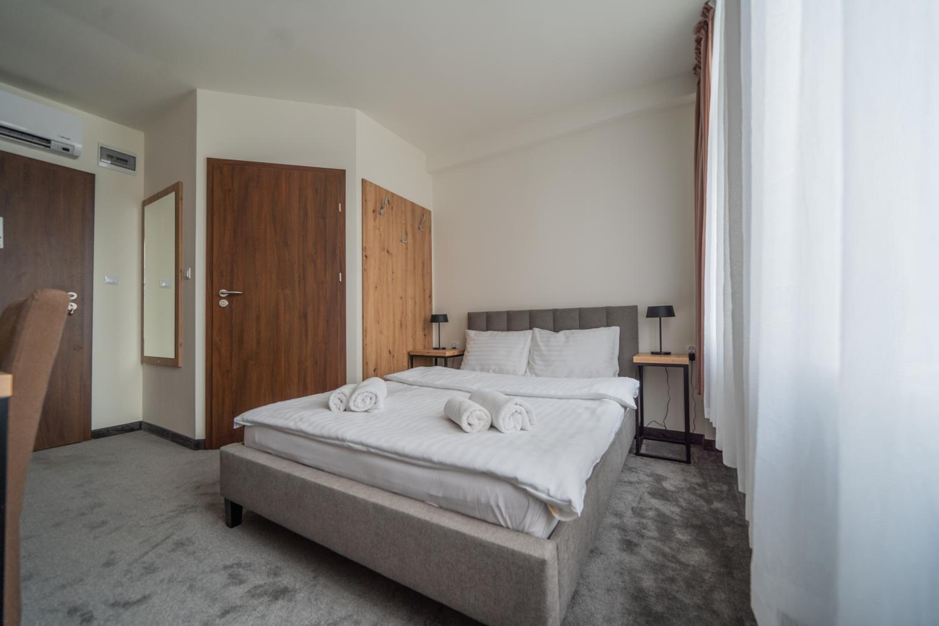 Double Room - Photo 1