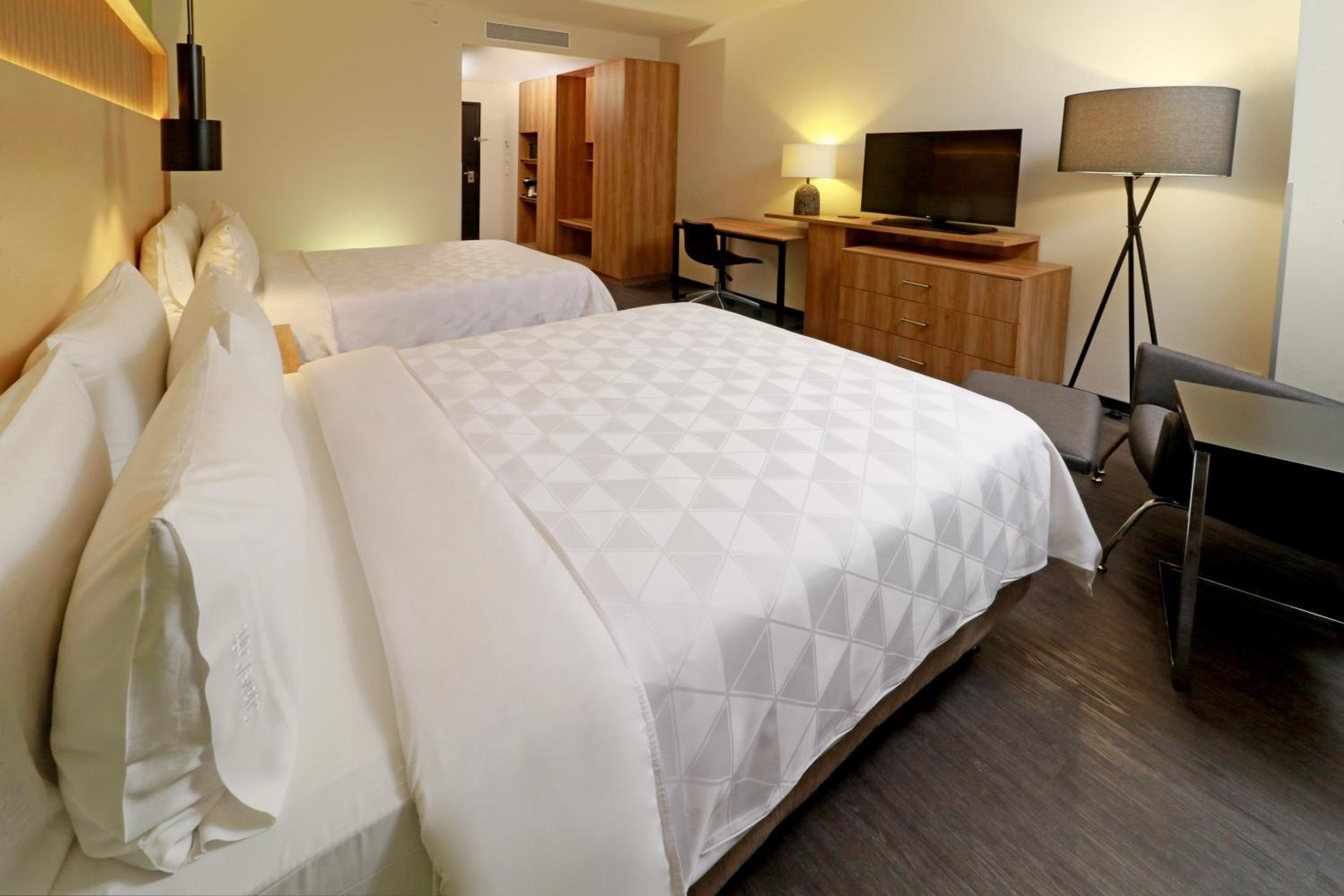 2 Queen Standard Room City View - Photo 1