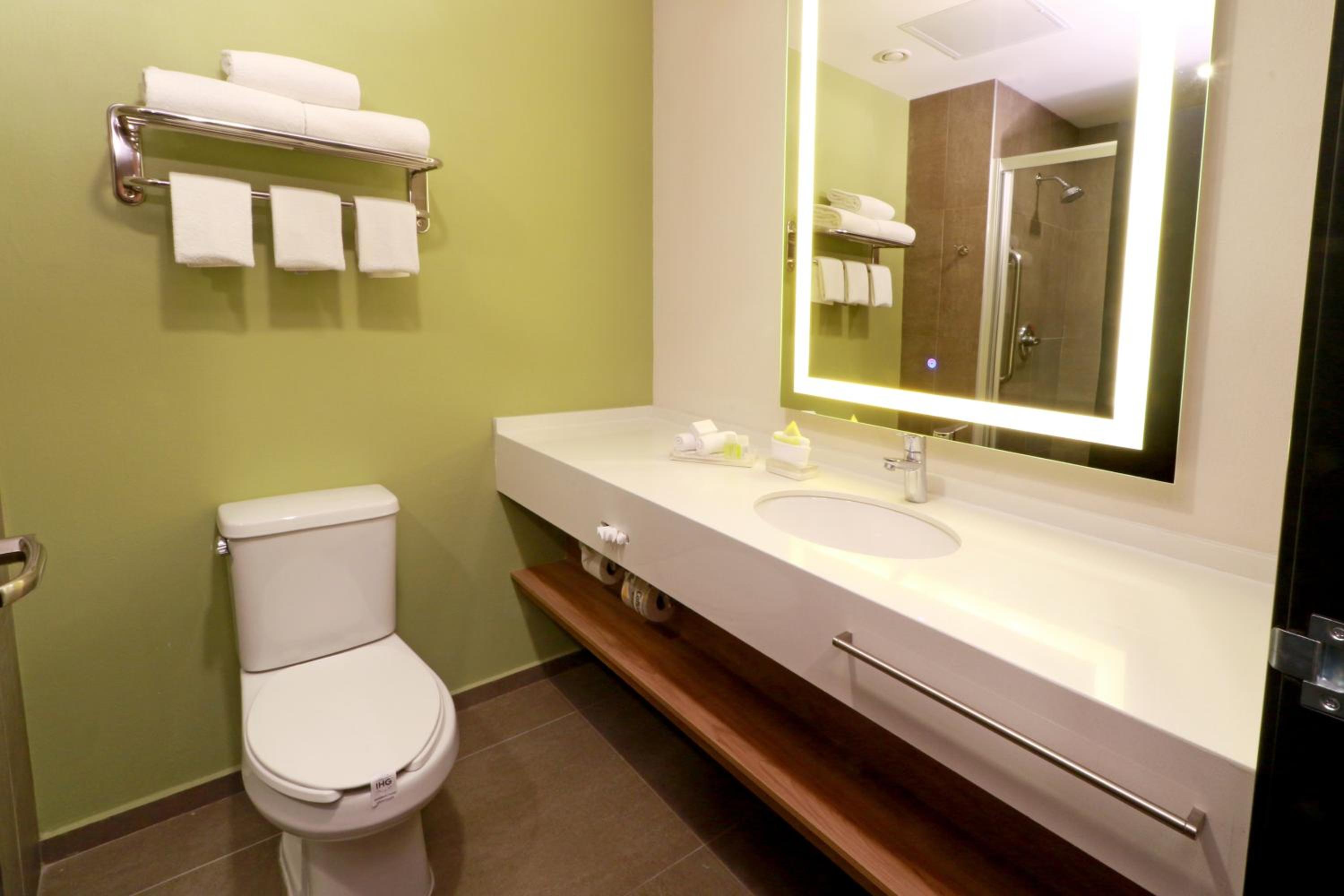 2 Queen Standard Room City View - Photo 4